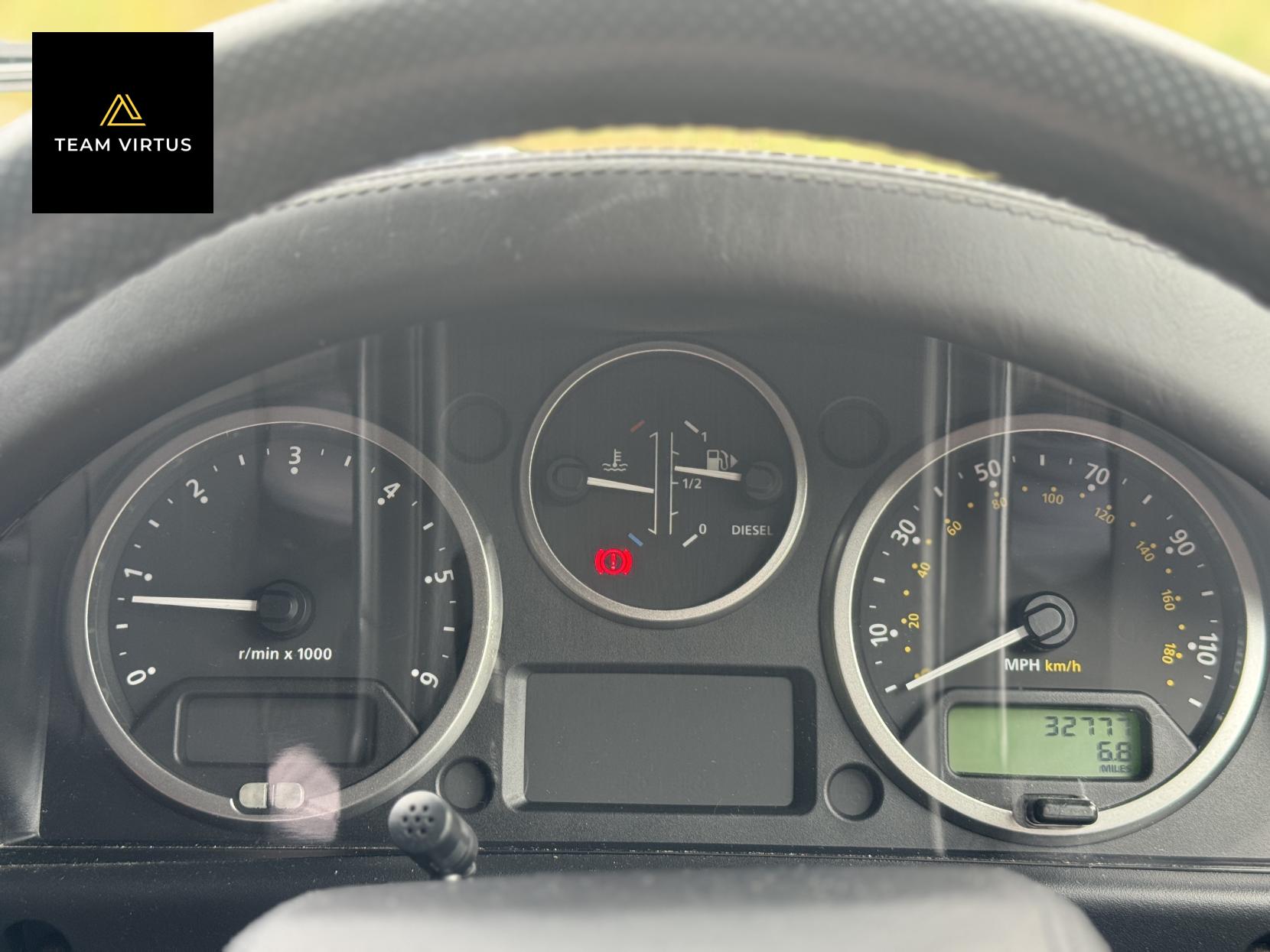 Land Rover Defender 90 2.2 TDCi Adventure SUV Double Cab 3dr Diesel Manual 4WD SWB Euro 5 (150 ps)