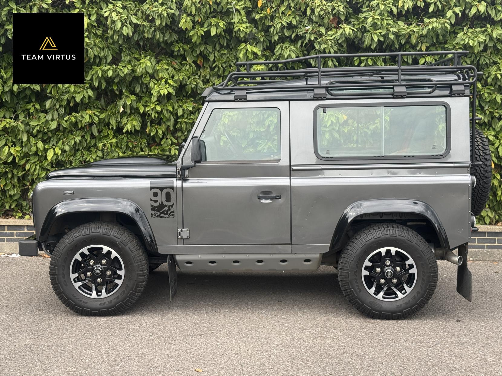 Land Rover Defender 90 2.2 TDCi Adventure SUV Double Cab 3dr Diesel Manual 4WD SWB Euro 5 (150 ps)