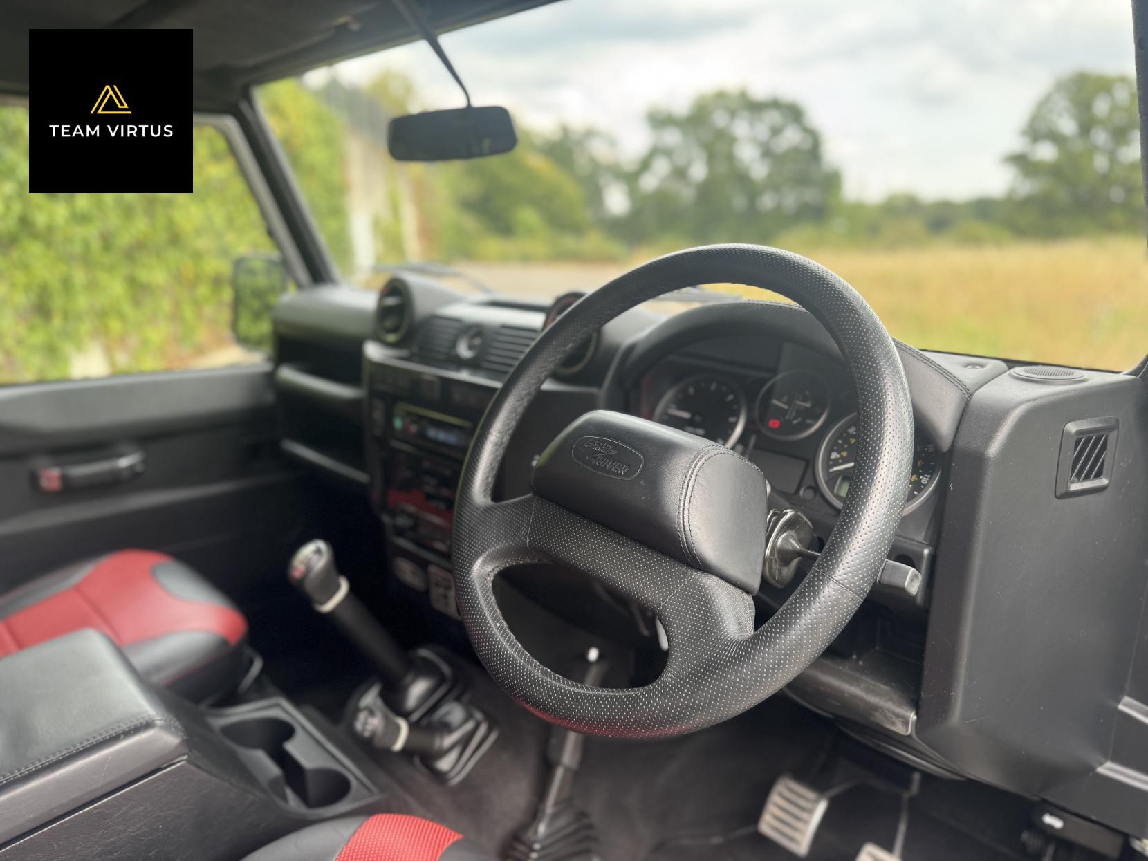 Land Rover Defender 90 2.2 TDCi Adventure SUV Double Cab 3dr Diesel Manual 4WD SWB Euro 5 (150 ps)