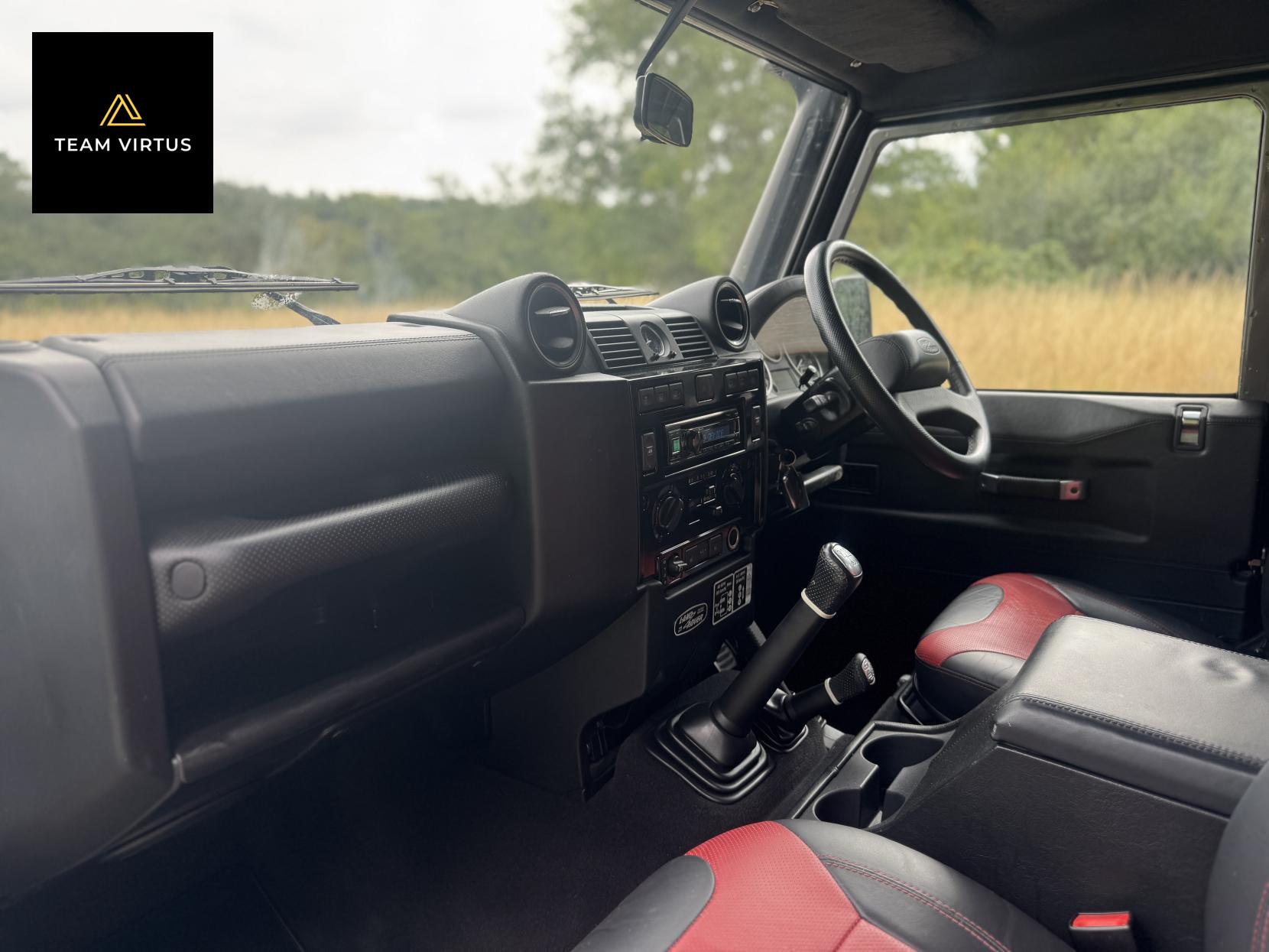 Land Rover Defender 90 2.2 TDCi Adventure SUV Double Cab 3dr Diesel Manual 4WD SWB Euro 5 (150 ps)