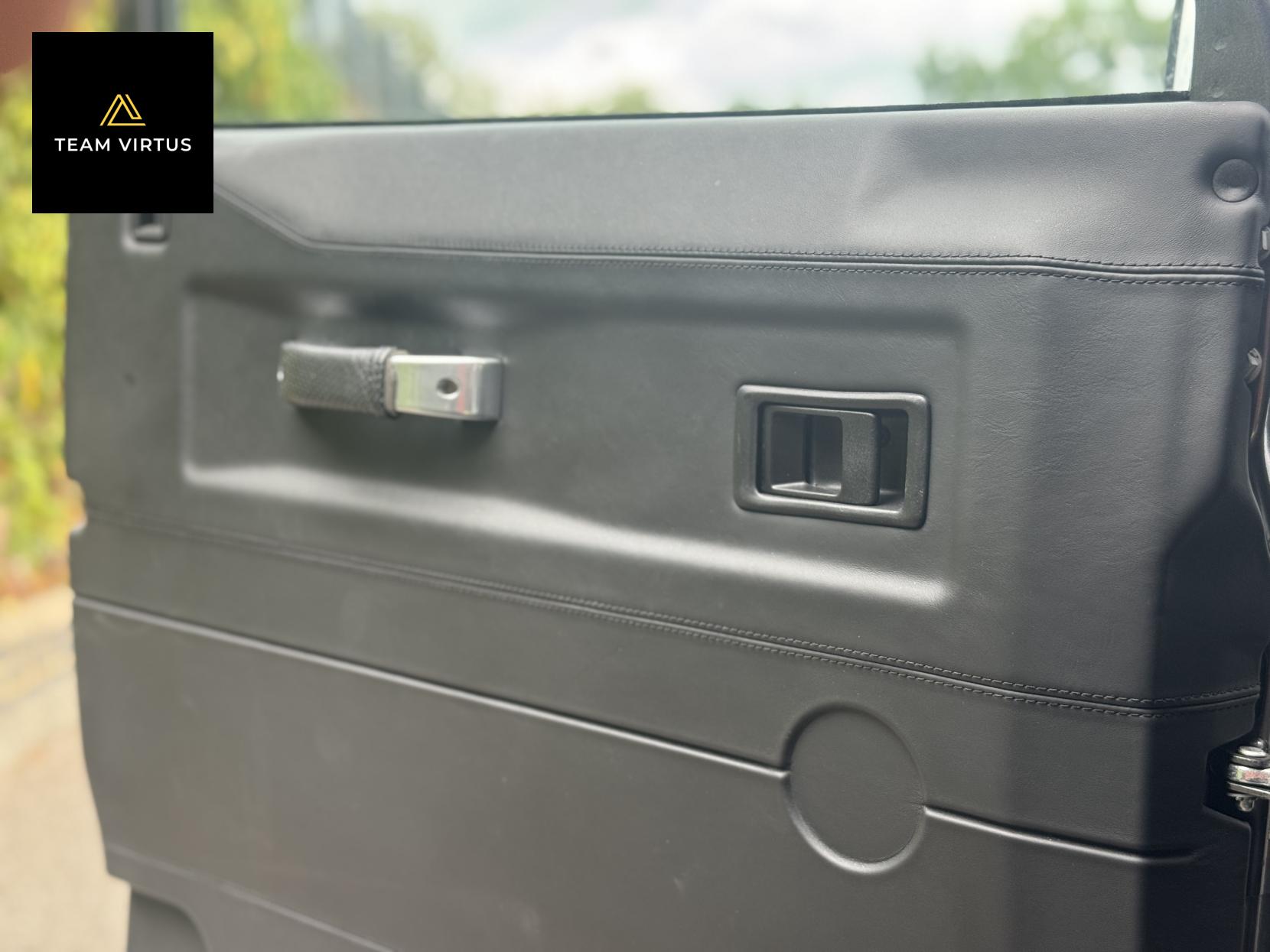Land Rover Defender 90 2.2 TDCi Adventure SUV Double Cab 3dr Diesel Manual 4WD SWB Euro 5 (150 ps)