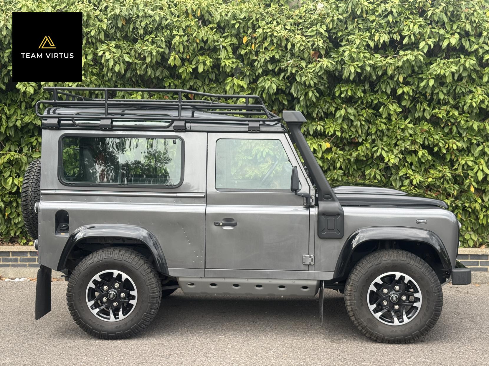 Land Rover Defender 90 2.2 TDCi Adventure SUV Double Cab 3dr Diesel Manual 4WD SWB Euro 5 (150 ps)