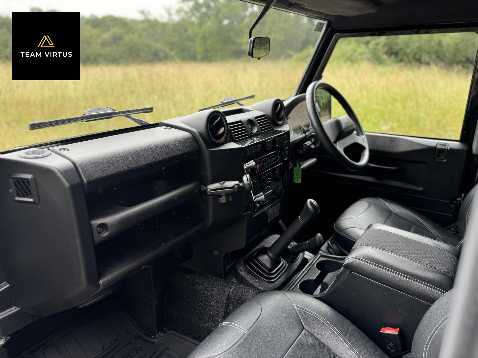 Land Rover Defender 90 2.2 TDCi XS SUV Double Cab 3dr Diesel Manual 4WD SWB Euro 5 (122 ps)