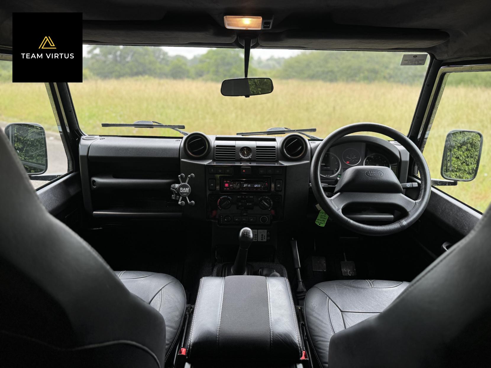 Land Rover Defender 90 2.2 TDCi XS SUV Double Cab 3dr Diesel Manual 4WD SWB Euro 5 (122 ps)
