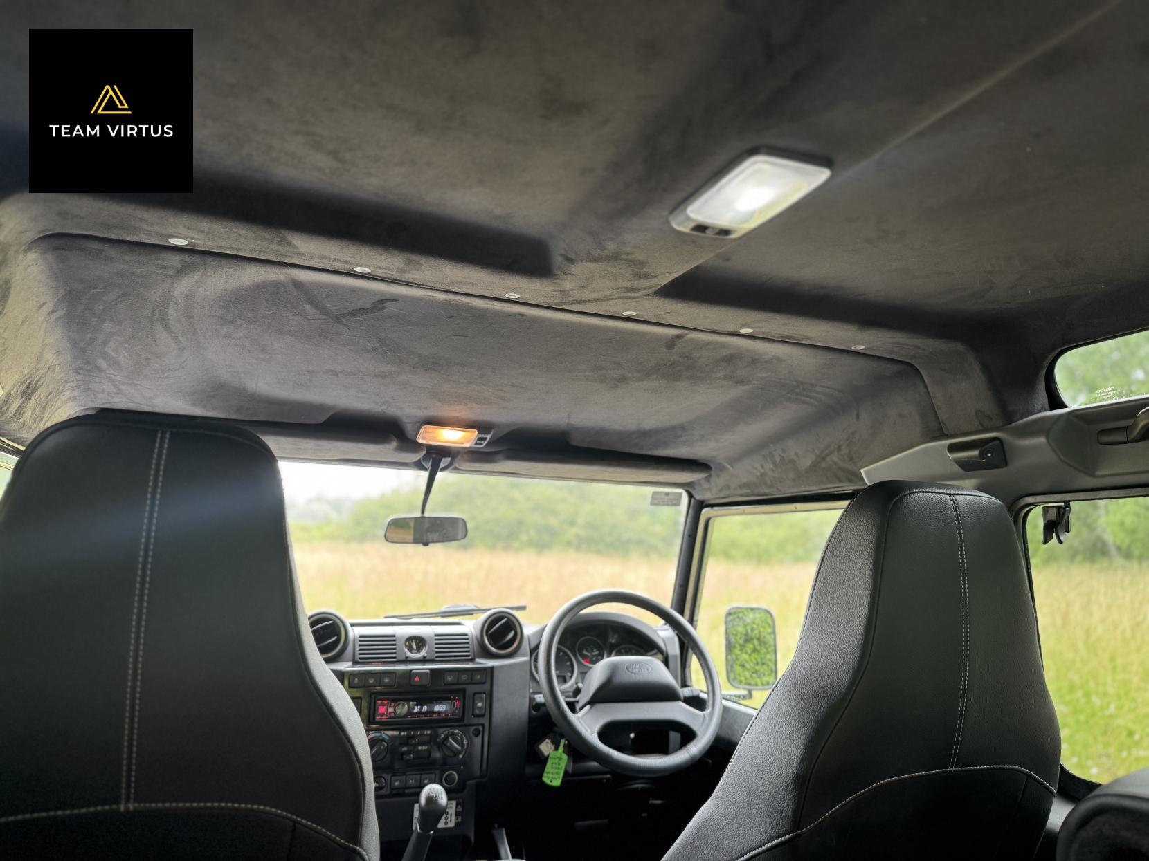 Land Rover Defender 90 2.2 TDCi XS SUV Double Cab 3dr Diesel Manual 4WD SWB Euro 5 (122 ps)