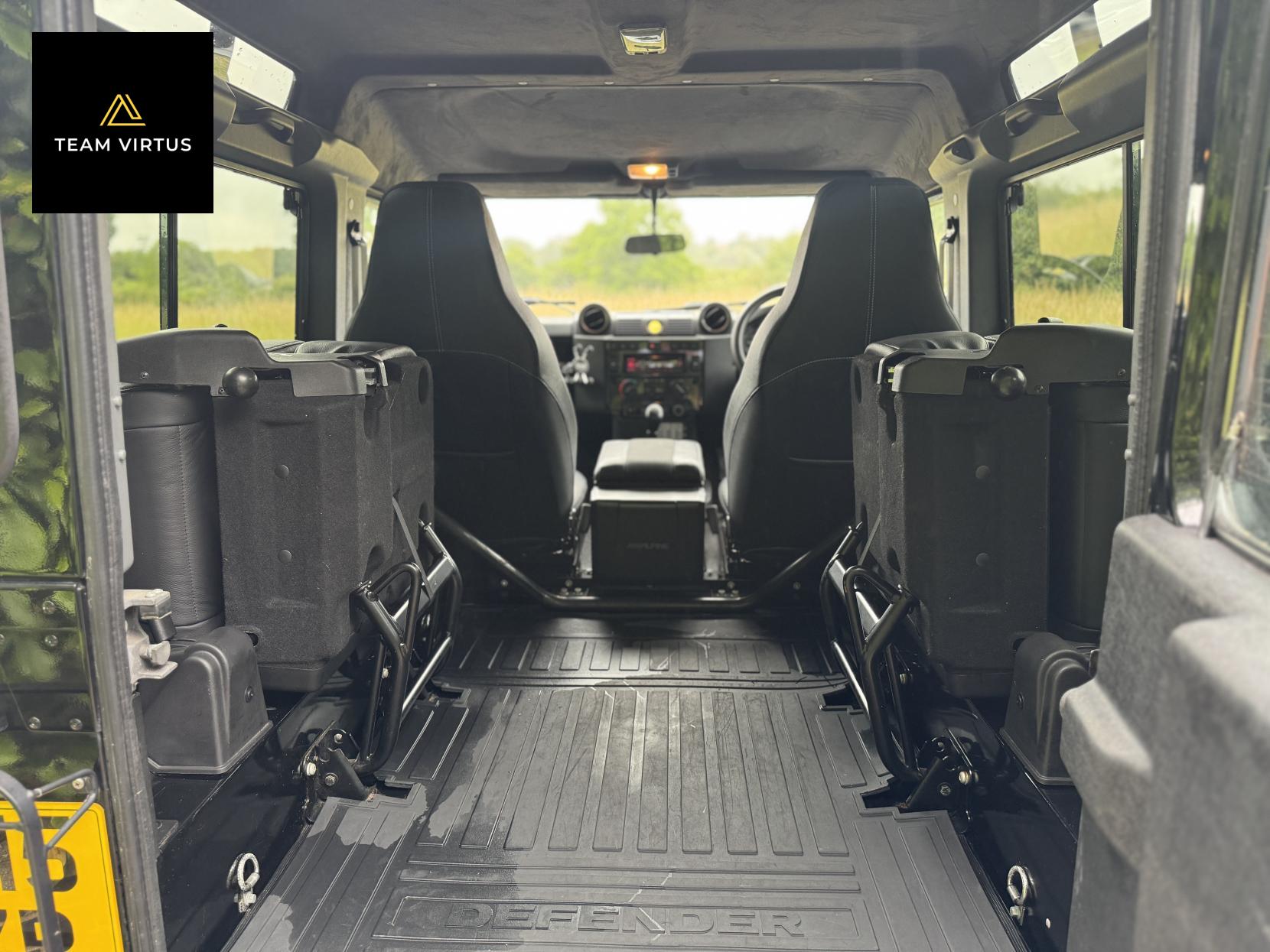 Land Rover Defender 90 2.2 TDCi XS SUV Double Cab 3dr Diesel Manual 4WD SWB Euro 5 (122 ps)