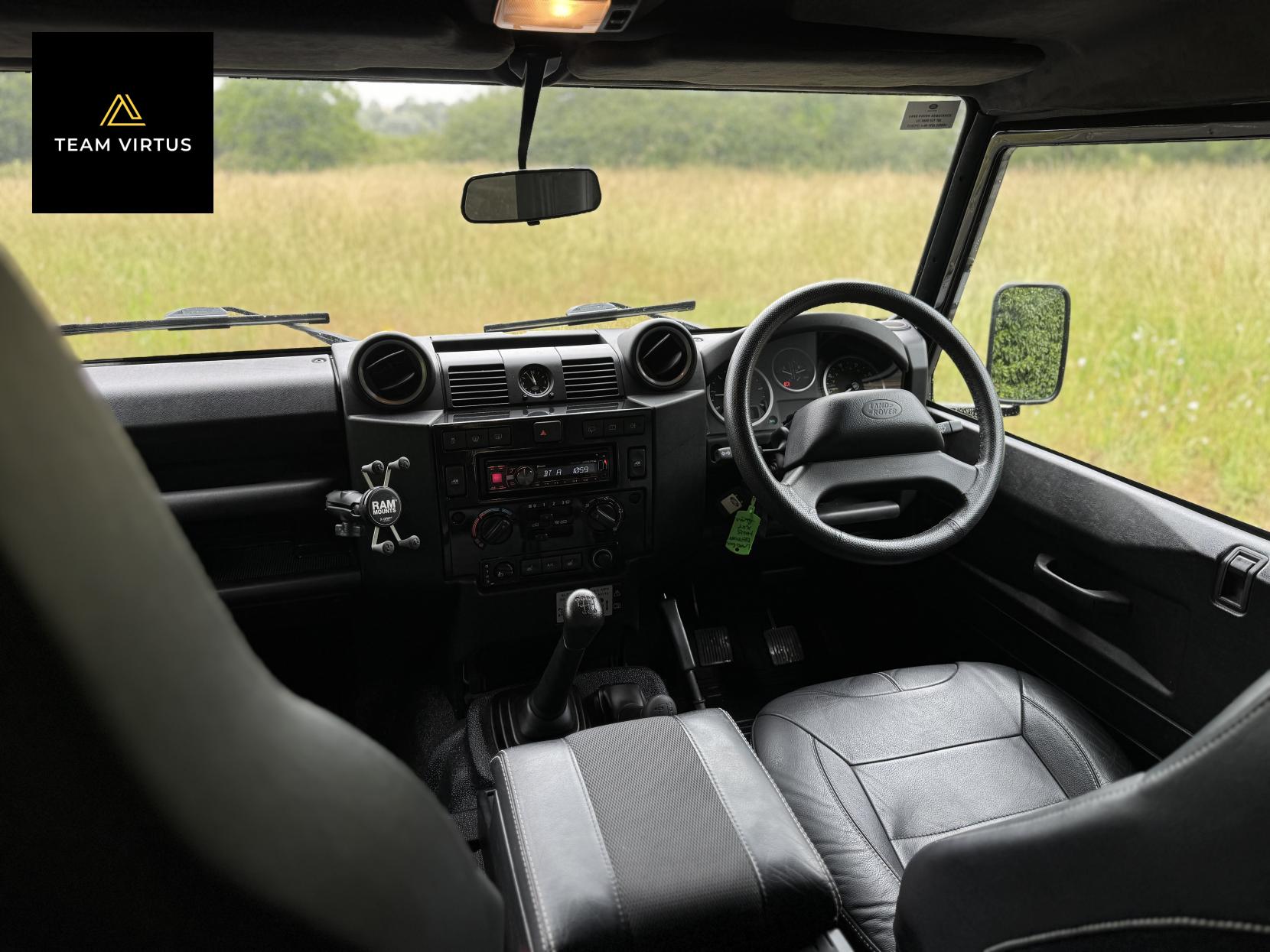 Land Rover Defender 90 2.2 TDCi XS SUV Double Cab 3dr Diesel Manual 4WD SWB Euro 5 (122 ps)