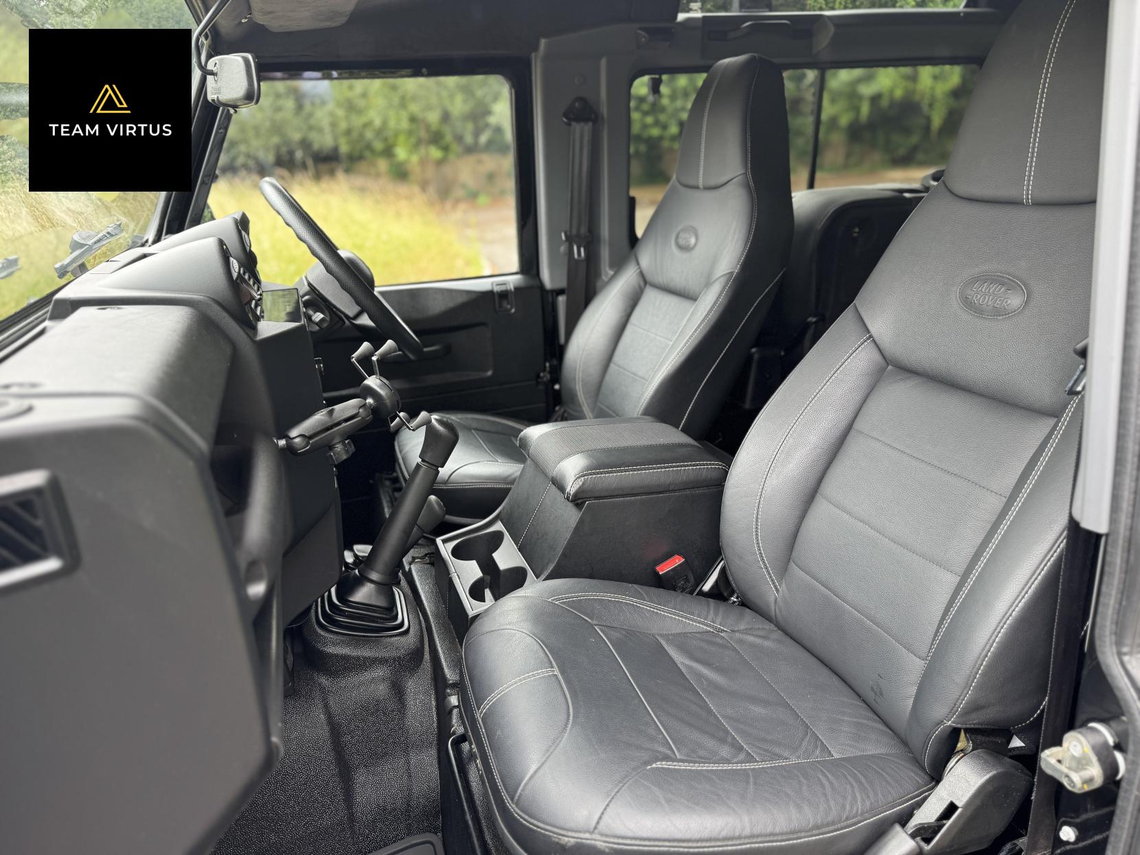 Land Rover Defender 90 2.2 TDCi XS SUV Double Cab 3dr Diesel Manual 4WD SWB Euro 5 (122 ps)