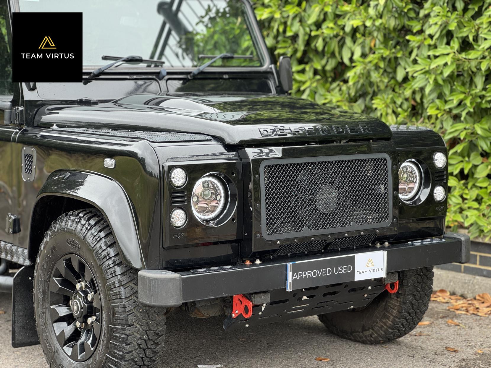 Land Rover Defender 90 2.2 TDCi XS SUV Double Cab 3dr Diesel Manual 4WD SWB Euro 5 (122 ps)