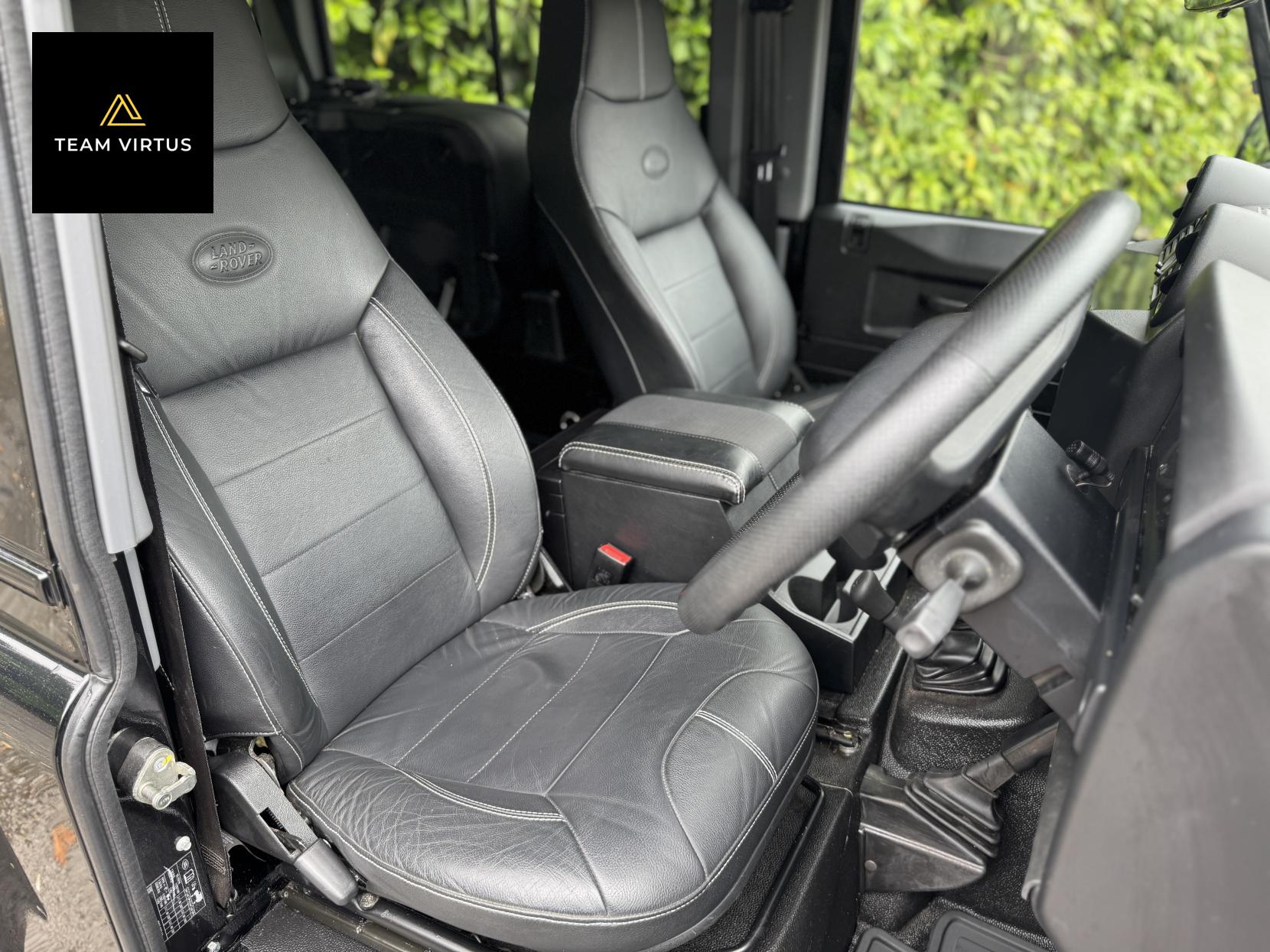 Land Rover Defender 90 2.2 TDCi XS SUV Double Cab 3dr Diesel Manual 4WD SWB Euro 5 (122 ps)
