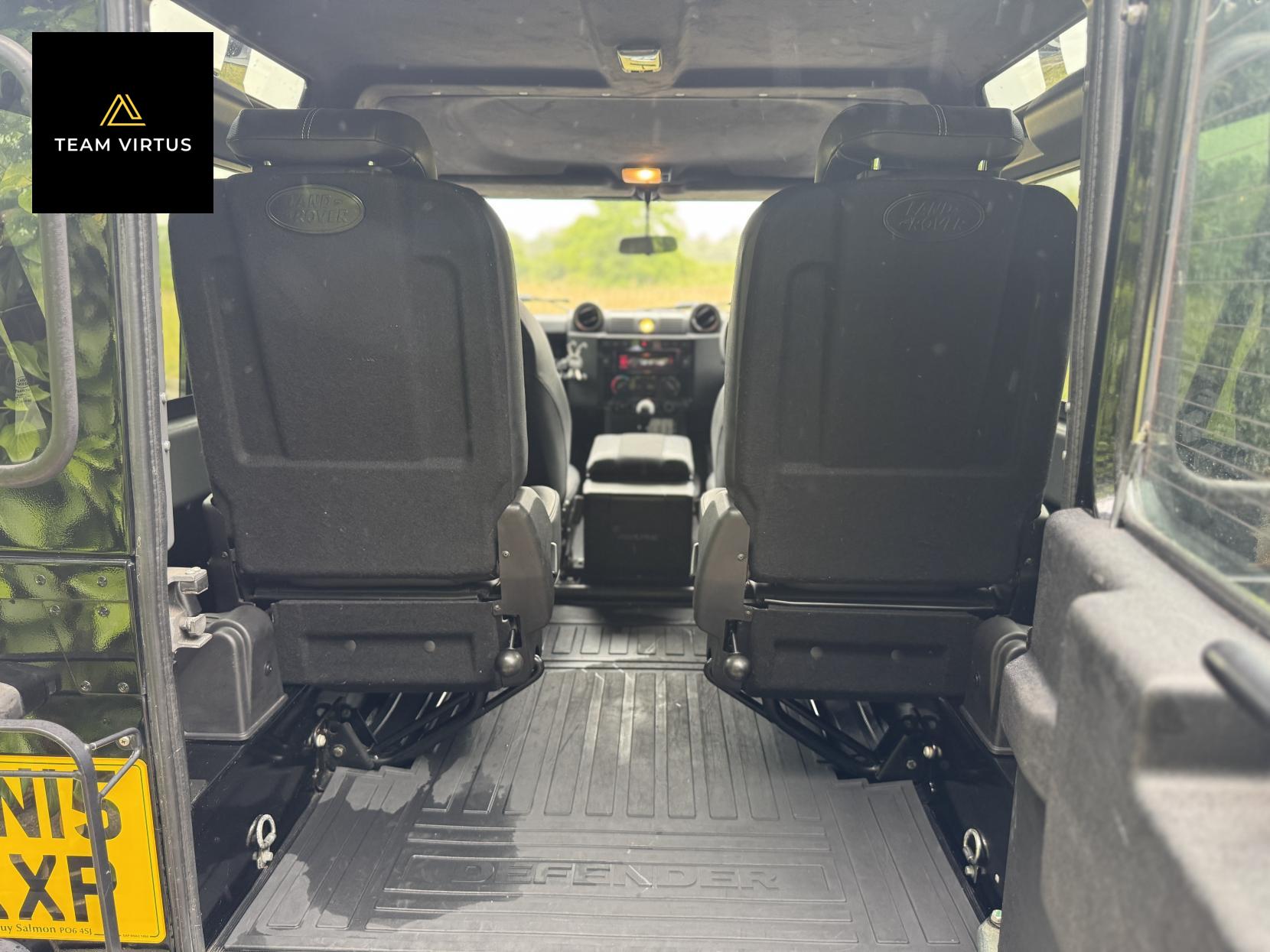 Land Rover Defender 90 2.2 TDCi XS SUV Double Cab 3dr Diesel Manual 4WD SWB Euro 5 (122 ps)
