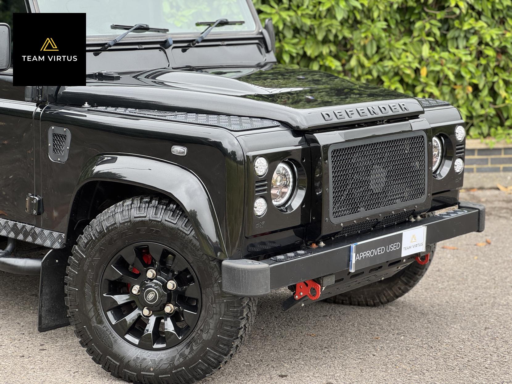 Land Rover Defender 90 2.2 TDCi XS SUV Double Cab 3dr Diesel Manual 4WD SWB Euro 5 (122 ps)