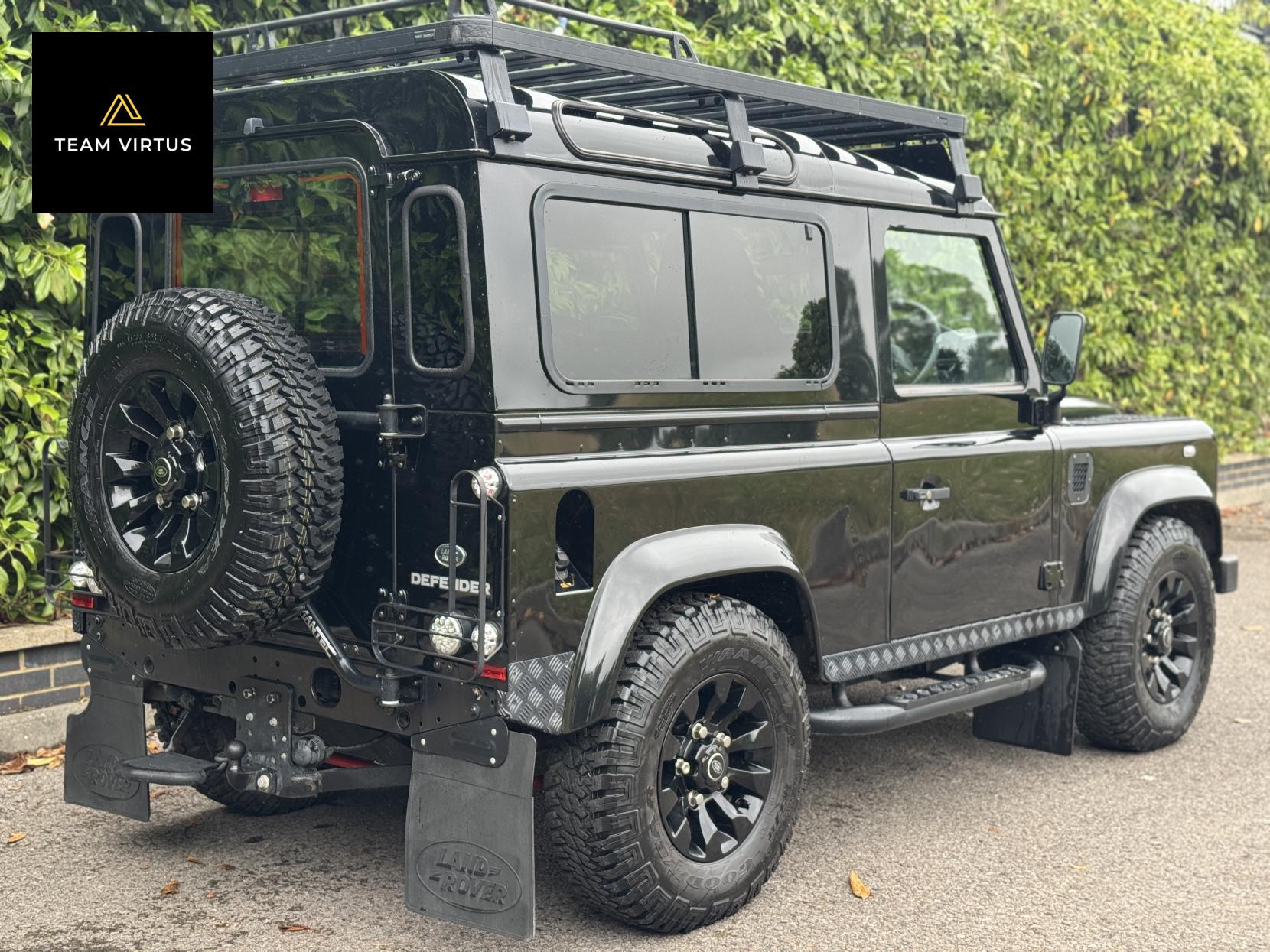Land Rover Defender 90 2.2 TDCi XS SUV Double Cab 3dr Diesel Manual 4WD SWB Euro 5 (122 ps)