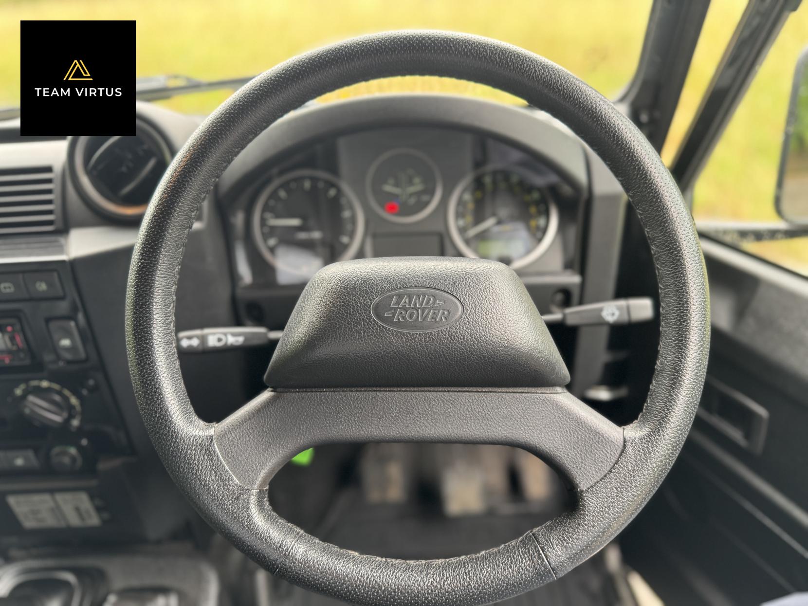 Land Rover Defender 90 2.2 TDCi XS SUV Double Cab 3dr Diesel Manual 4WD SWB Euro 5 (122 ps)
