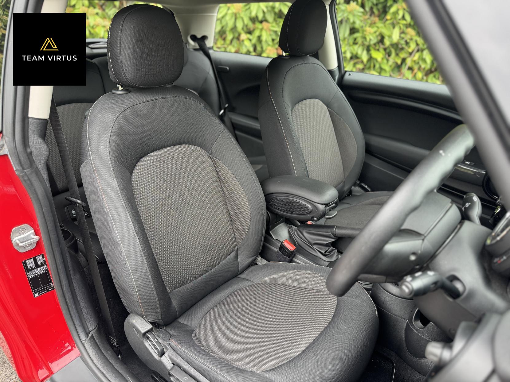MINI Hatch 1.5 Cooper Classic Hatchback 3dr Petrol Manual Euro 6 (s/s) (136 ps)