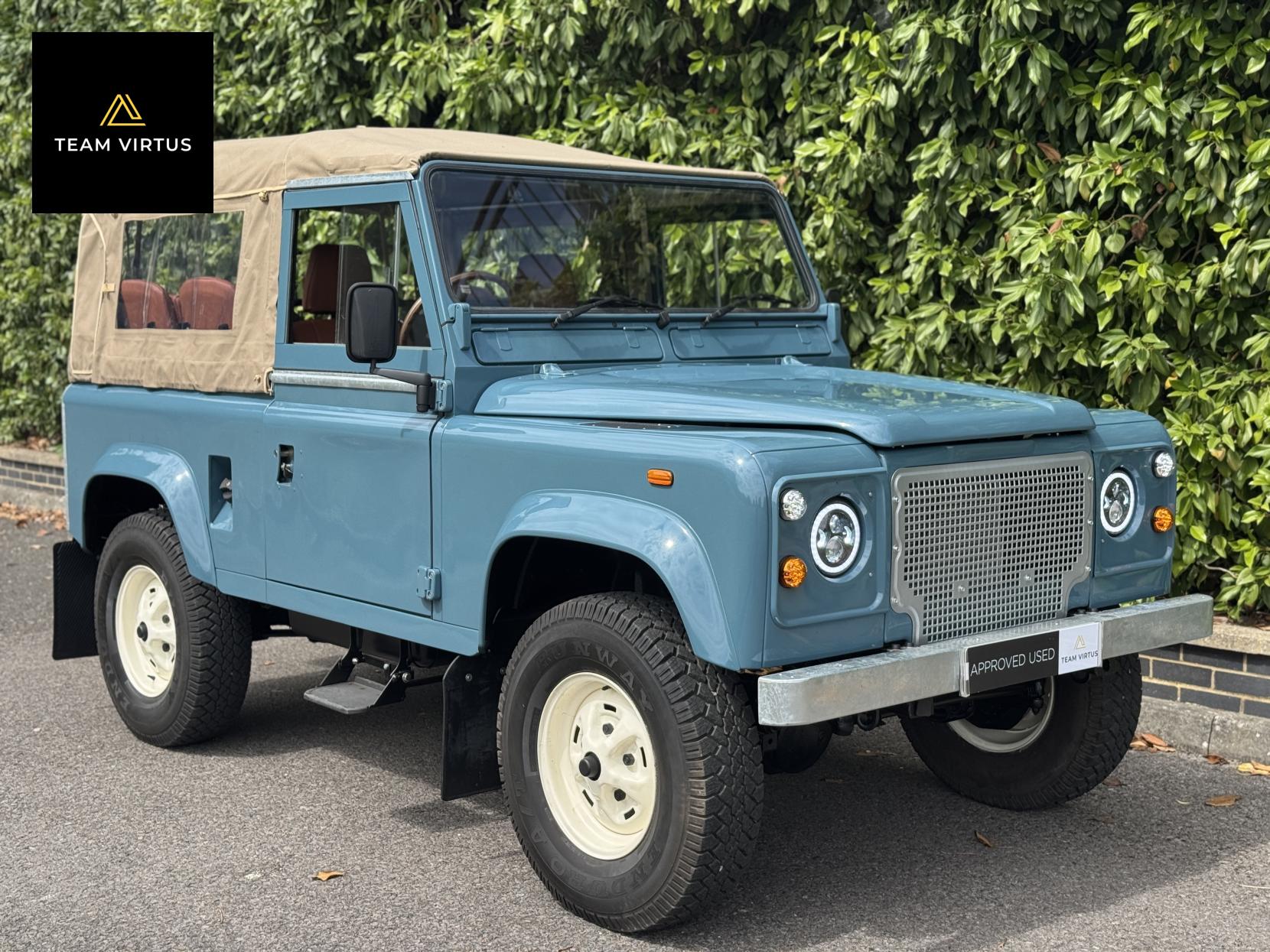 Land Rover Defender 90 2.5 TD5 Pickup 2dr Petrol Manual (83 bhp)