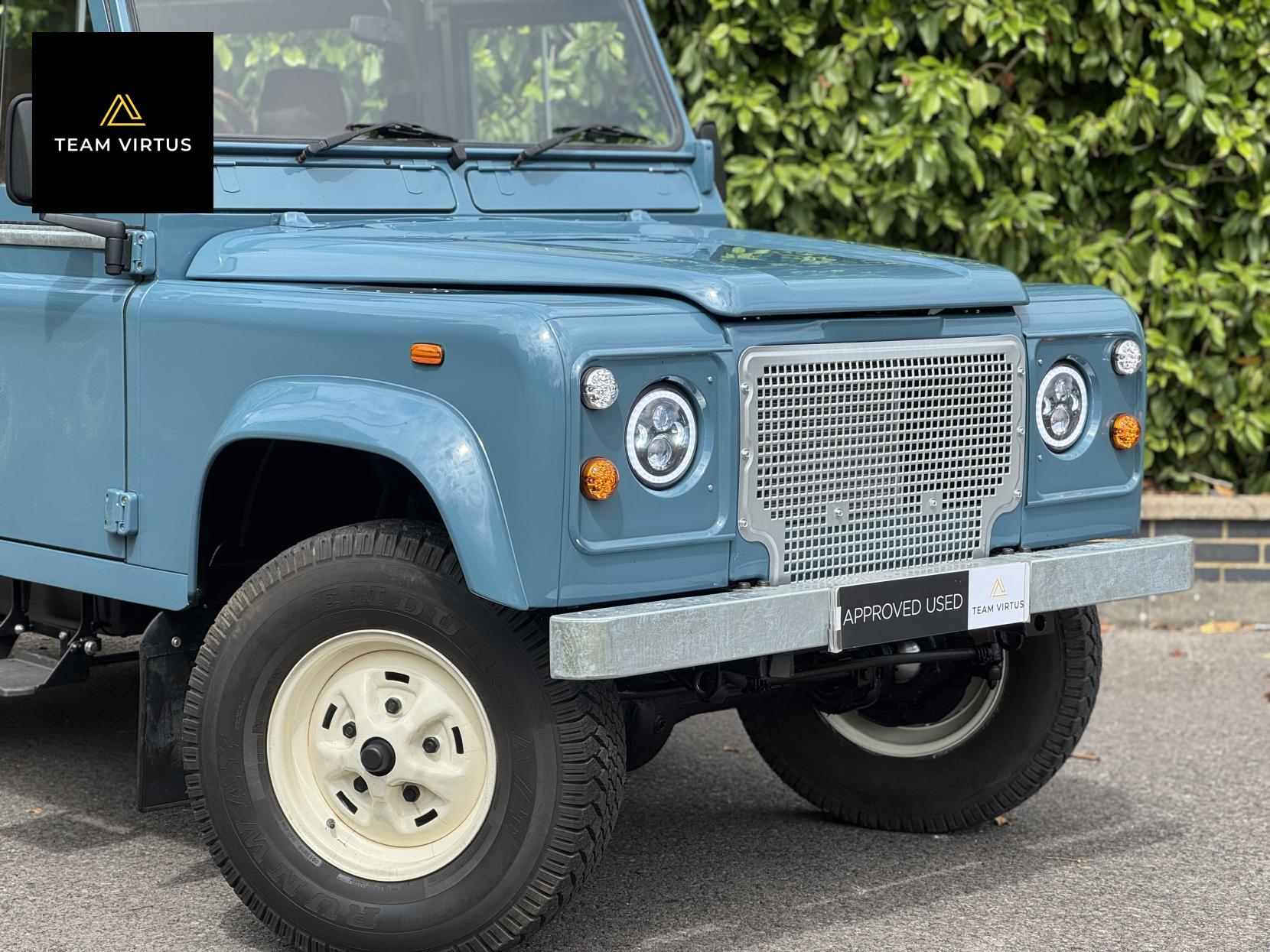 Land Rover Defender 90 2.5 TD5 Pickup 2dr Petrol Manual (83 bhp)