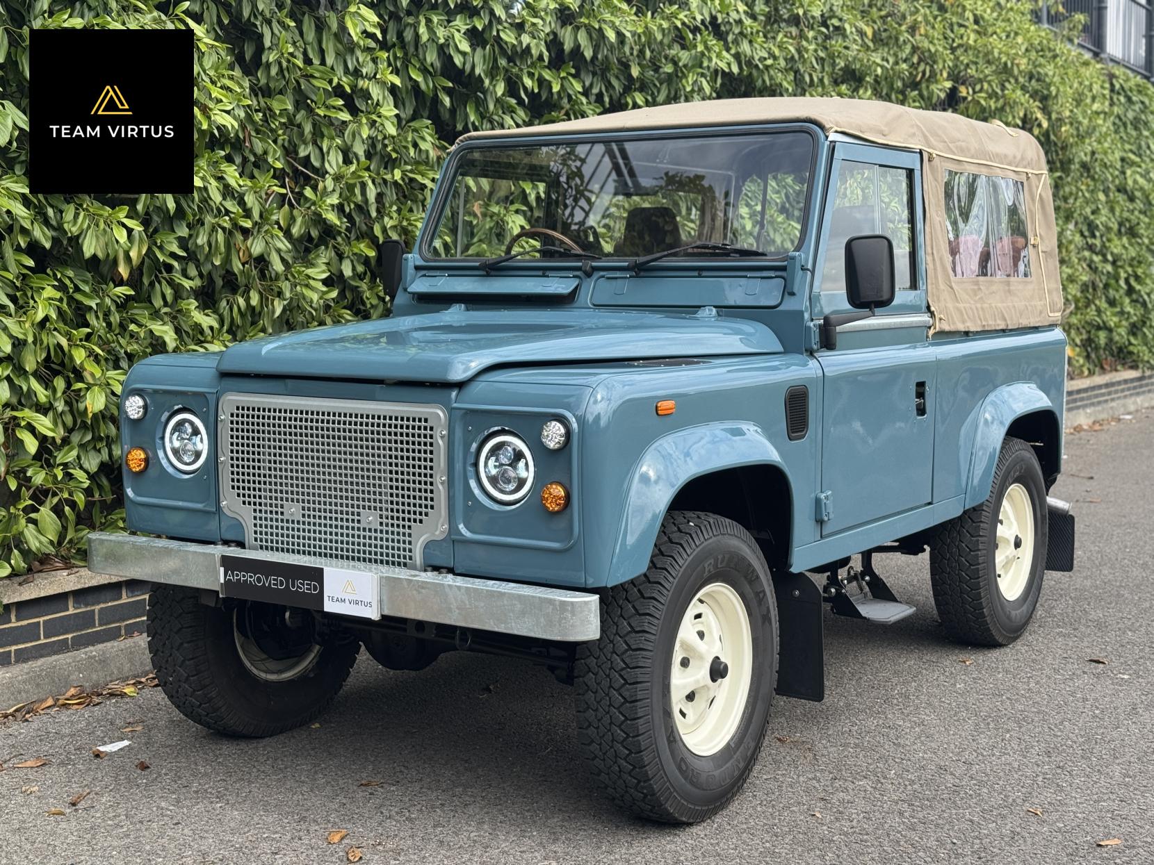 Land Rover Defender 90 2.5 TD5 Pickup 2dr Petrol Manual (83 bhp)