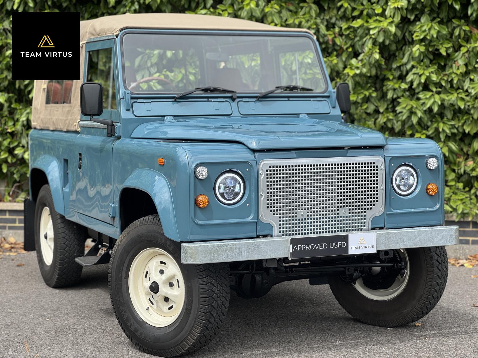 Land Rover Defender 90 2.5 TD5 Pickup 2dr Petrol Manual (83 bhp)