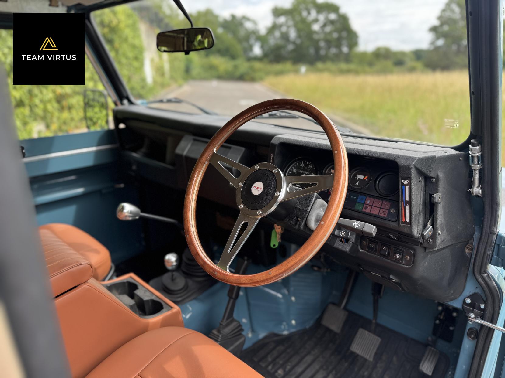 Land Rover Defender 90 2.5 TD5 Pickup 2dr Petrol Manual (83 bhp)
