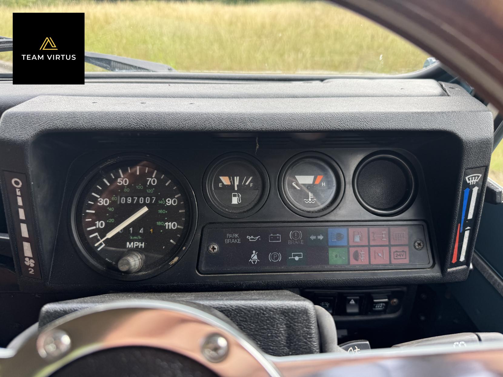 Land Rover Defender 90 2.5 TD5 Pickup 2dr Petrol Manual (83 bhp)