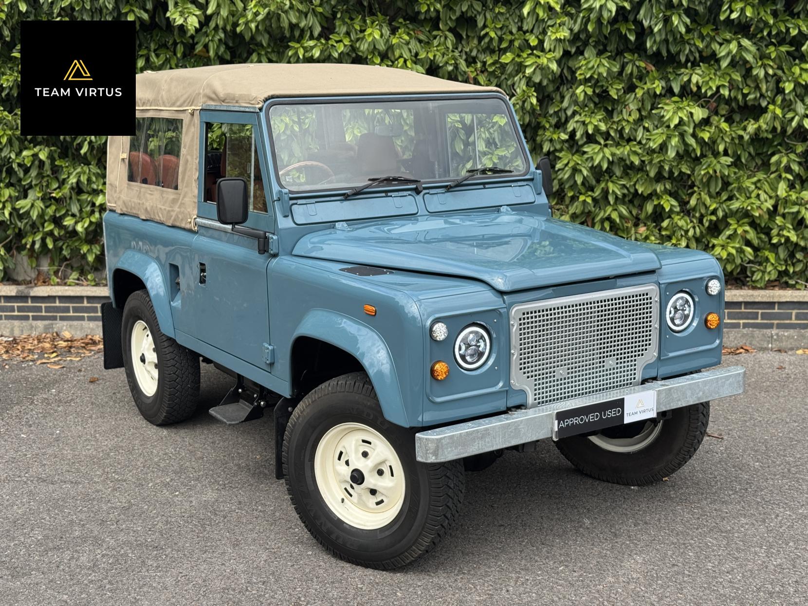Land Rover Defender 90 2.5 TD5 Pickup 2dr Petrol Manual (83 bhp)