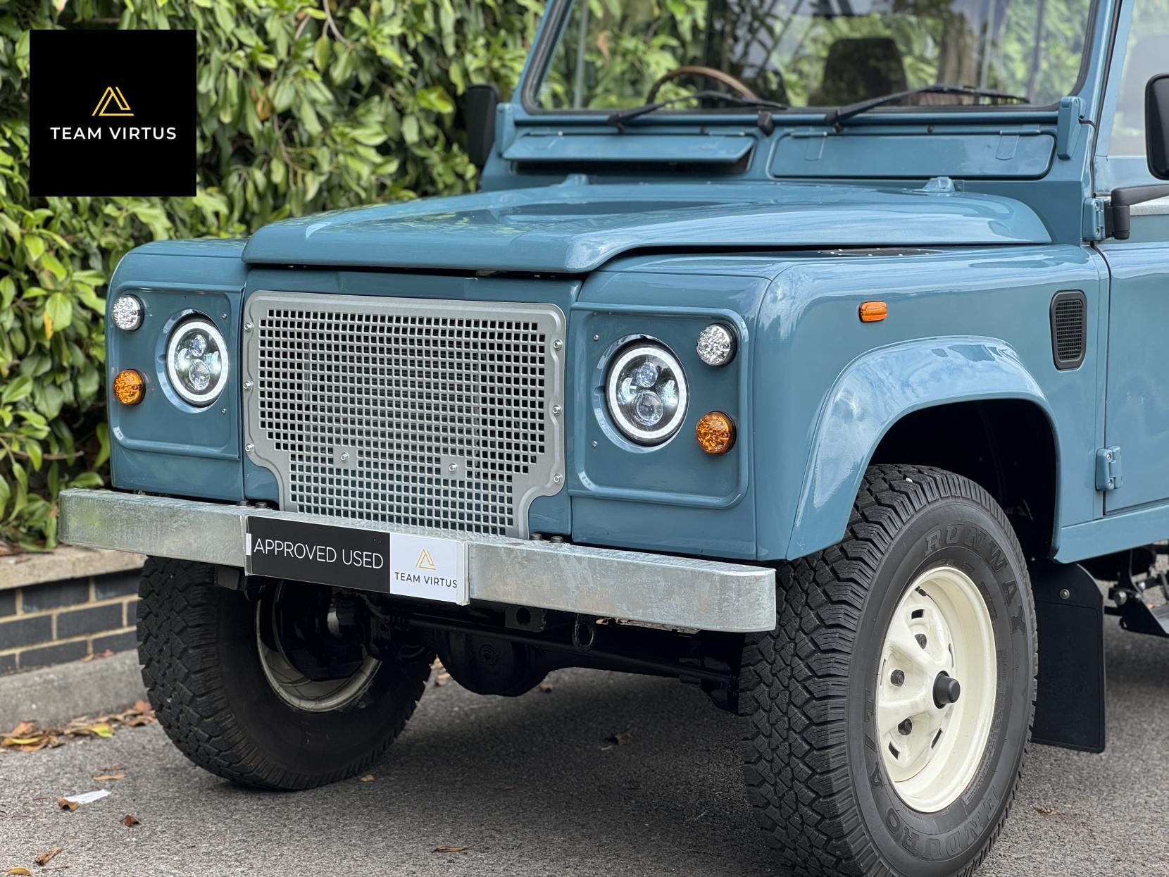 Land Rover Defender 90 2.5 TD5 Pickup 2dr Petrol Manual (83 bhp)