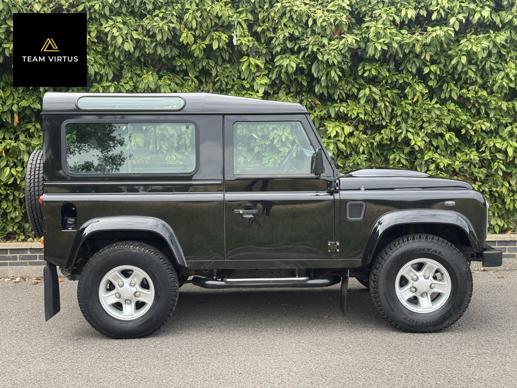 Land Rover Defender 90 2.4 TDCi XS Station Wagon 3dr Diesel Manual 4WD SWB Euro 4 (122 bhp)