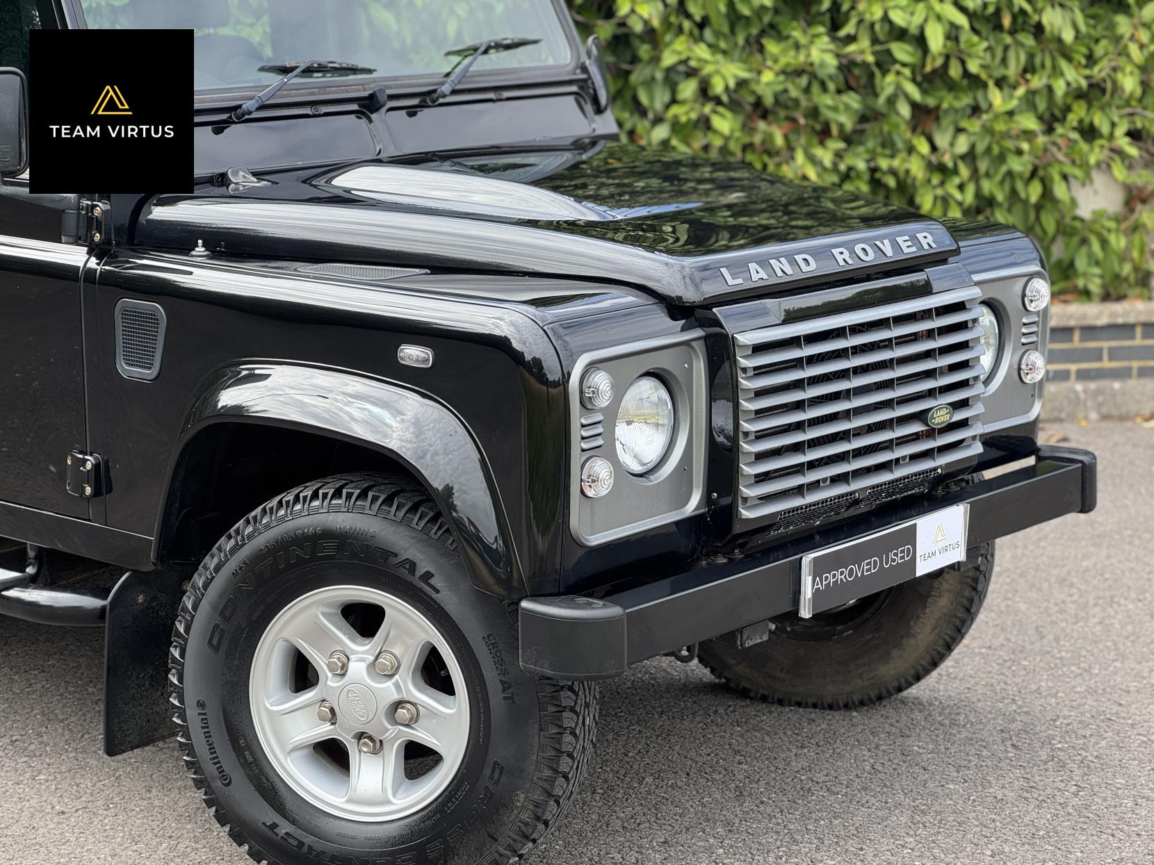 Land Rover Defender 90 2.4 TDCi XS Station Wagon 3dr Diesel Manual 4WD SWB Euro 4 (122 bhp)