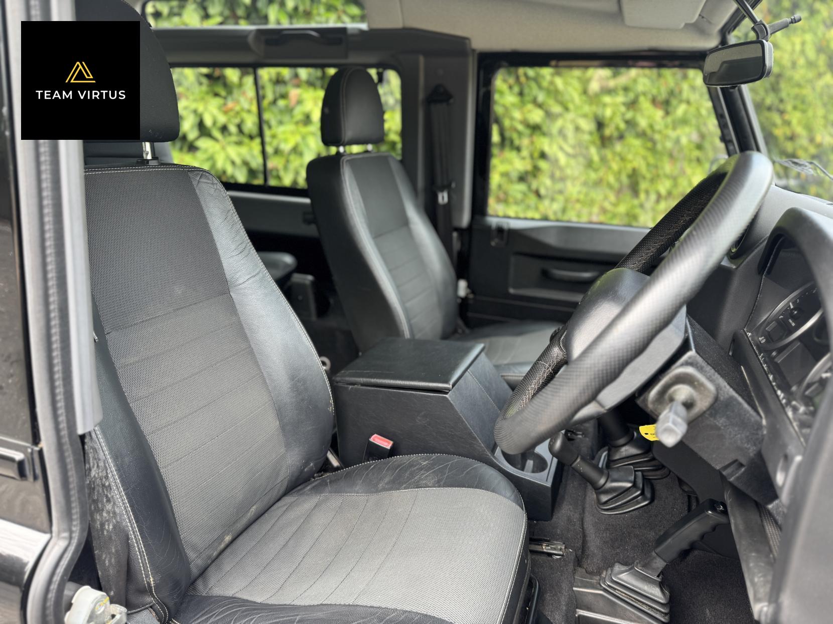 Land Rover Defender 90 2.4 TDCi XS Station Wagon 3dr Diesel Manual 4WD SWB Euro 4 (122 bhp)