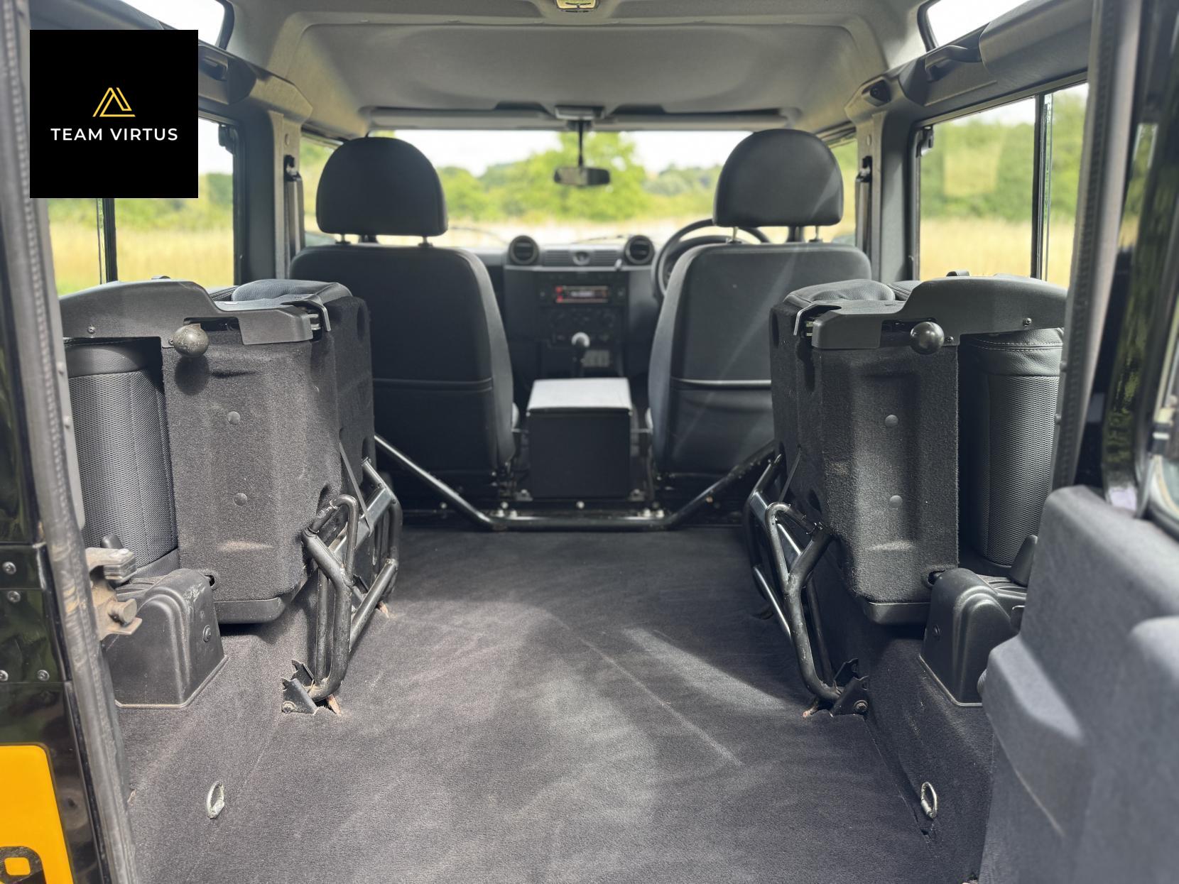 Land Rover Defender 90 2.4 TDCi XS Station Wagon 3dr Diesel Manual 4WD SWB Euro 4 (122 bhp)