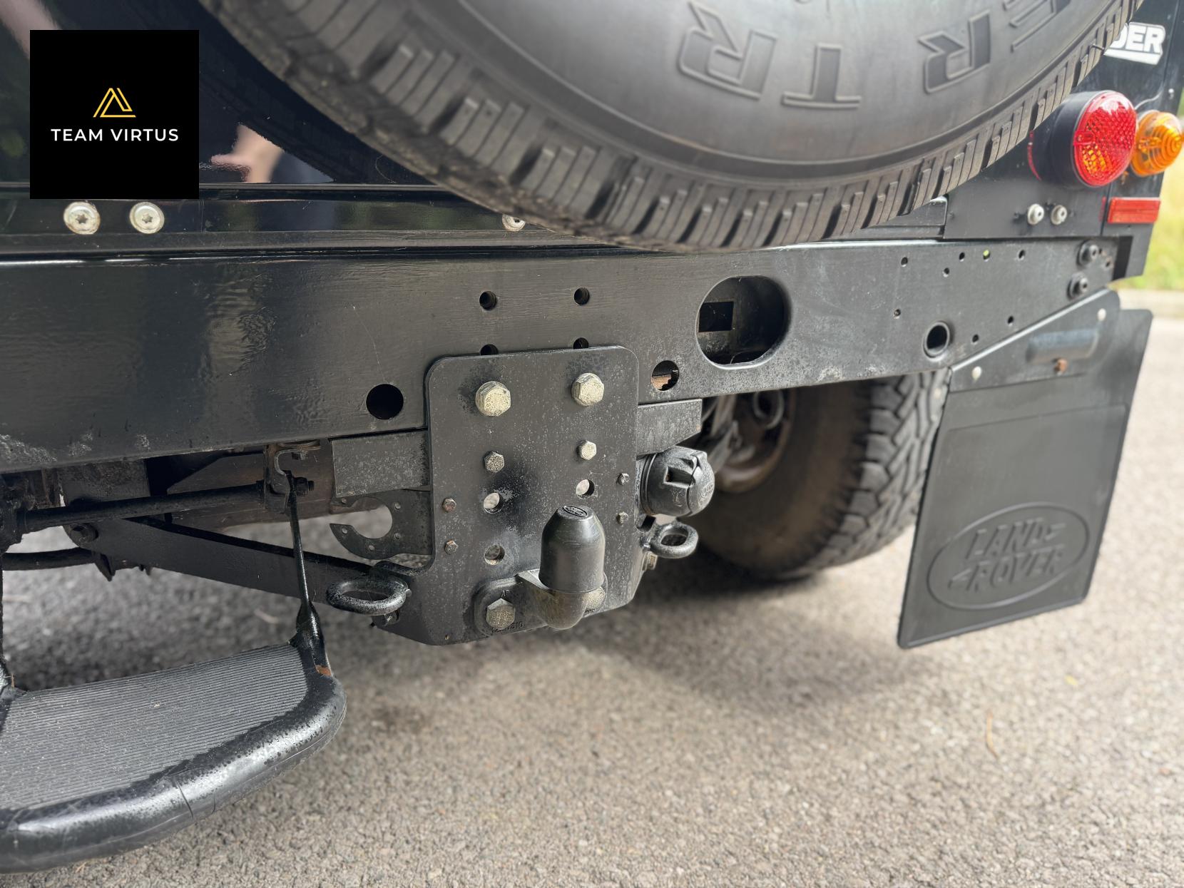 Land Rover Defender 90 2.4 TDCi XS Station Wagon 3dr Diesel Manual 4WD SWB Euro 4 (122 bhp)