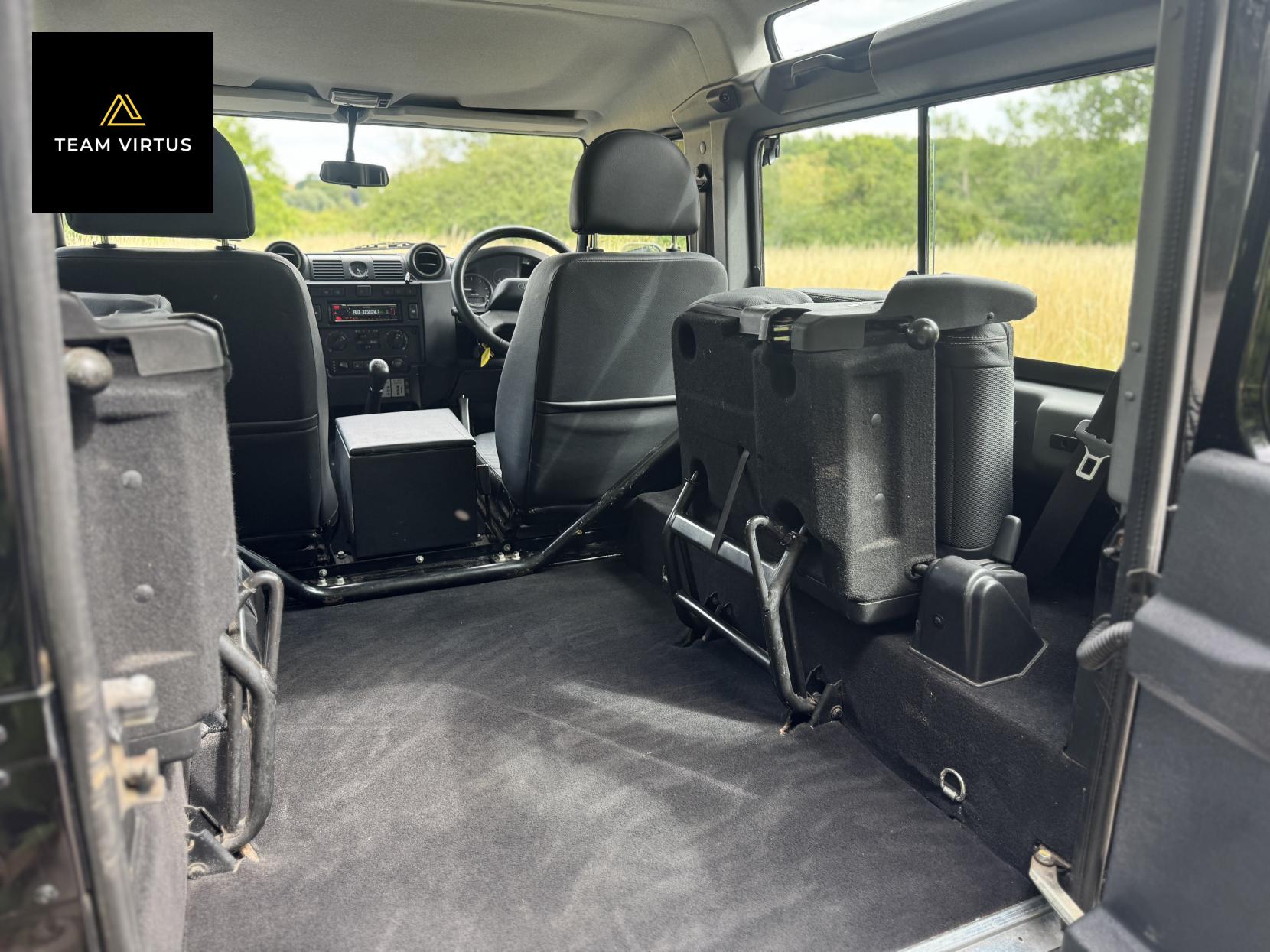 Land Rover Defender 90 2.4 TDCi XS Station Wagon 3dr Diesel Manual 4WD SWB Euro 4 (122 bhp)