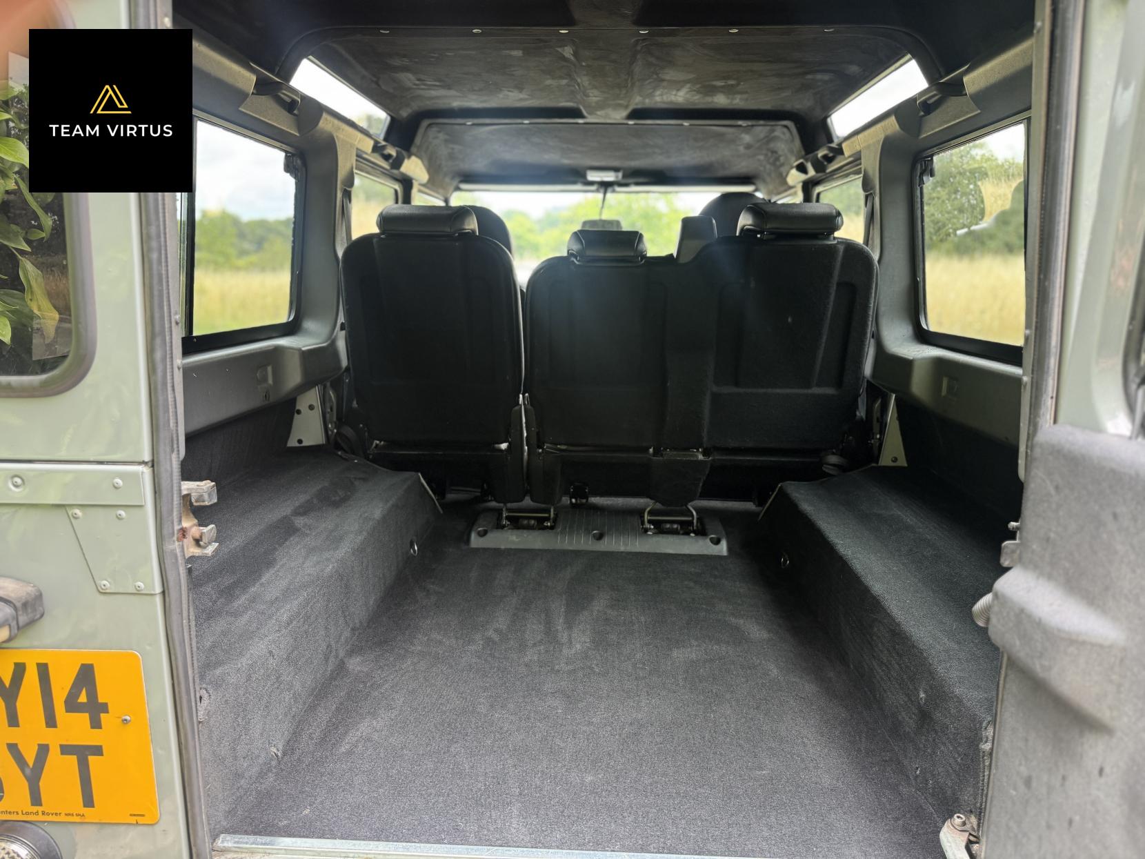 Land Rover Defender 110 2.2 TDCi XS SUV Double Cab 5dr Diesel Manual 4WD MWB Euro 5 (122 ps)