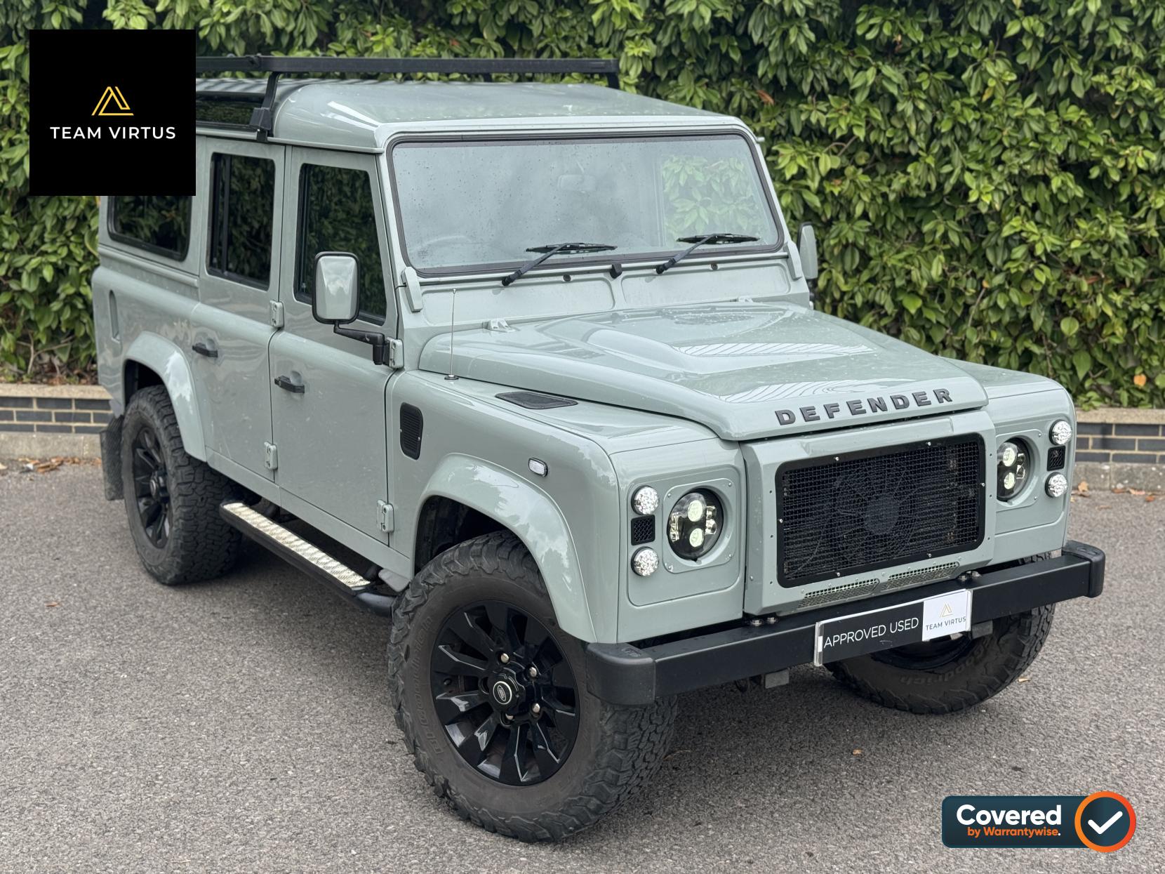 Land Rover Defender 110 2.2 TDCi XS SUV Double Cab 5dr Diesel Manual 4WD MWB Euro 5 (122 ps)