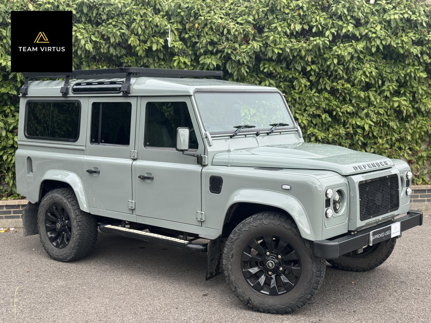 Land Rover Defender 110 2.2 TDCi XS SUV Double Cab 5dr Diesel Manual 4WD MWB Euro 5 (122 ps)
