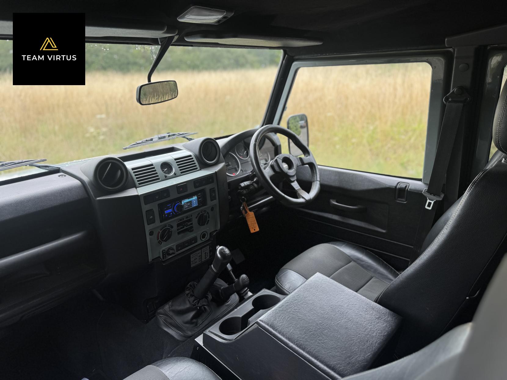 Land Rover Defender 110 2.2 TDCi XS SUV Double Cab 5dr Diesel Manual 4WD MWB Euro 5 (122 ps)