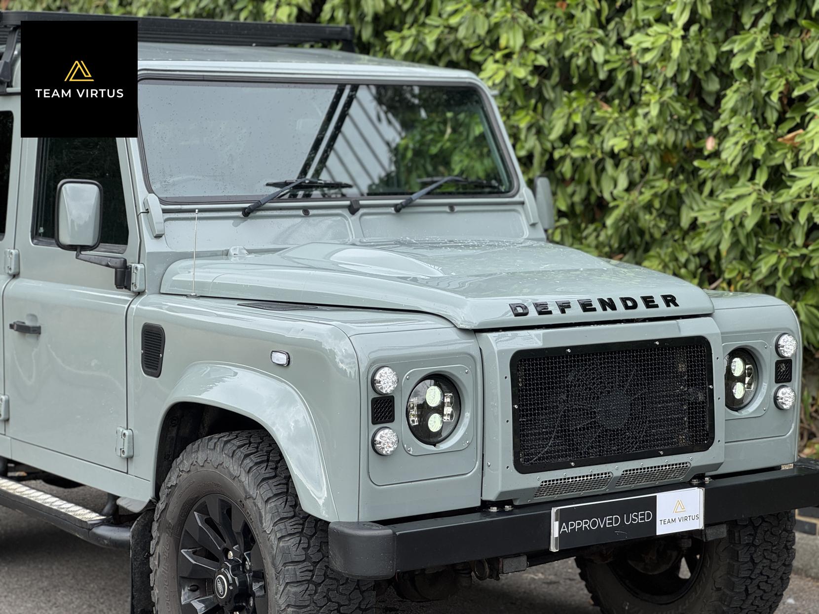 Land Rover Defender 110 2.2 TDCi XS SUV Double Cab 5dr Diesel Manual 4WD MWB Euro 5 (122 ps)