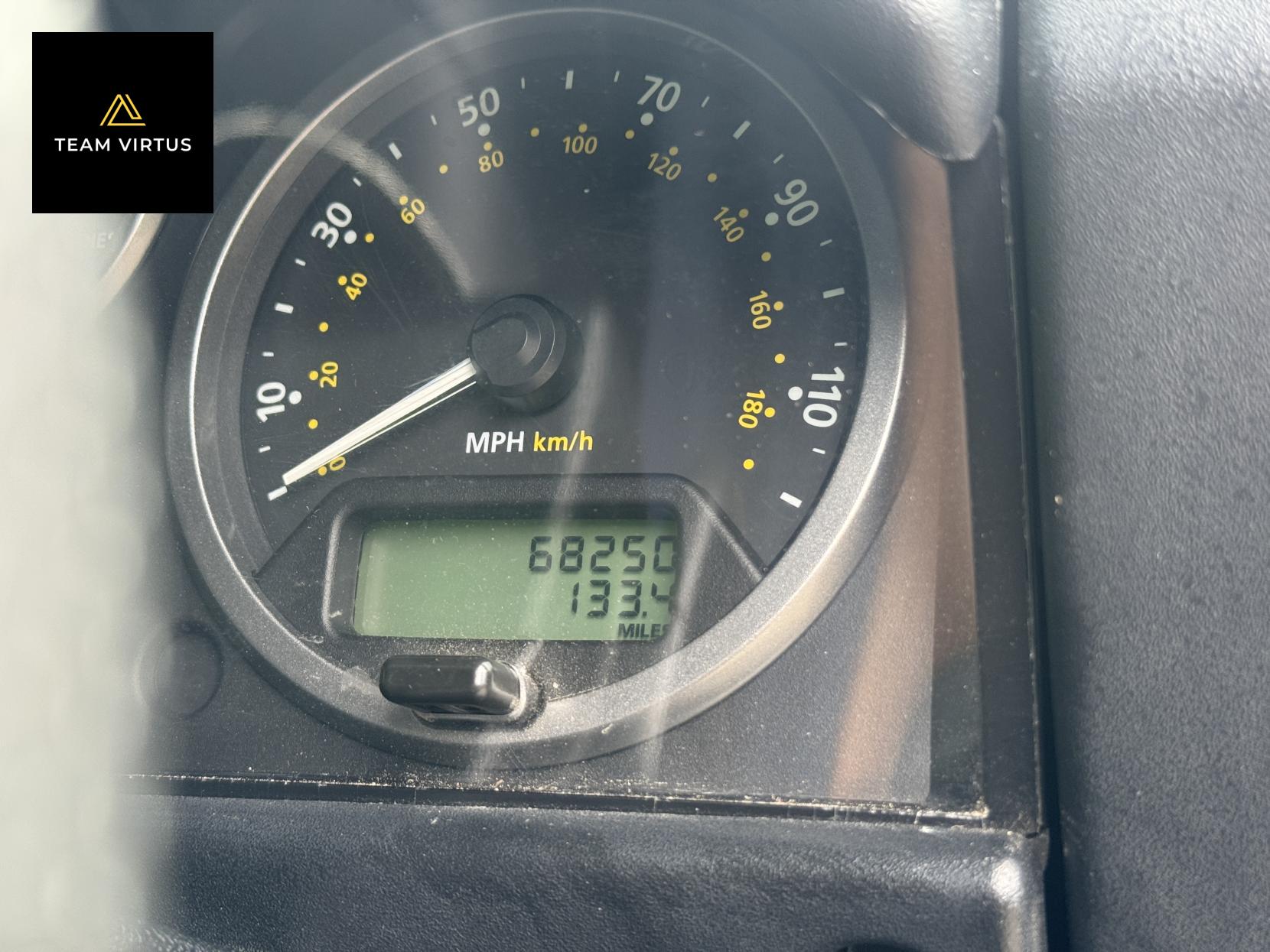 Land Rover Defender 110 2.2 TDCi XS SUV Double Cab 5dr Diesel Manual 4WD MWB Euro 5 (122 ps)