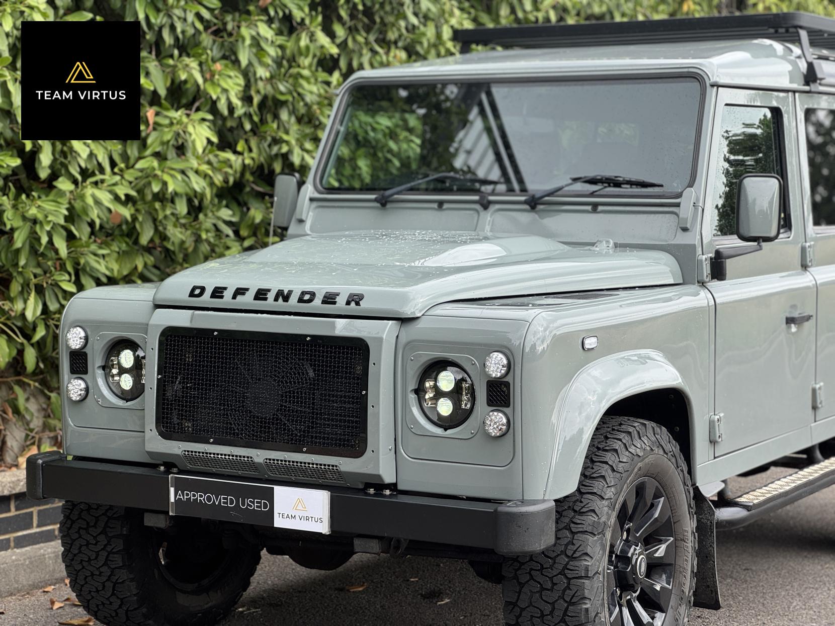 Land Rover Defender 110 2.2 TDCi XS SUV Double Cab 5dr Diesel Manual 4WD MWB Euro 5 (122 ps)