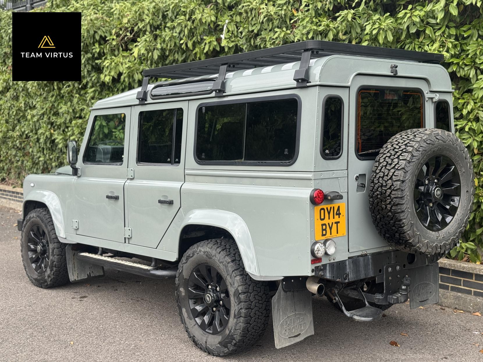 Land Rover Defender 110 2.2 TDCi XS SUV Double Cab 5dr Diesel Manual 4WD MWB Euro 5 (122 ps)