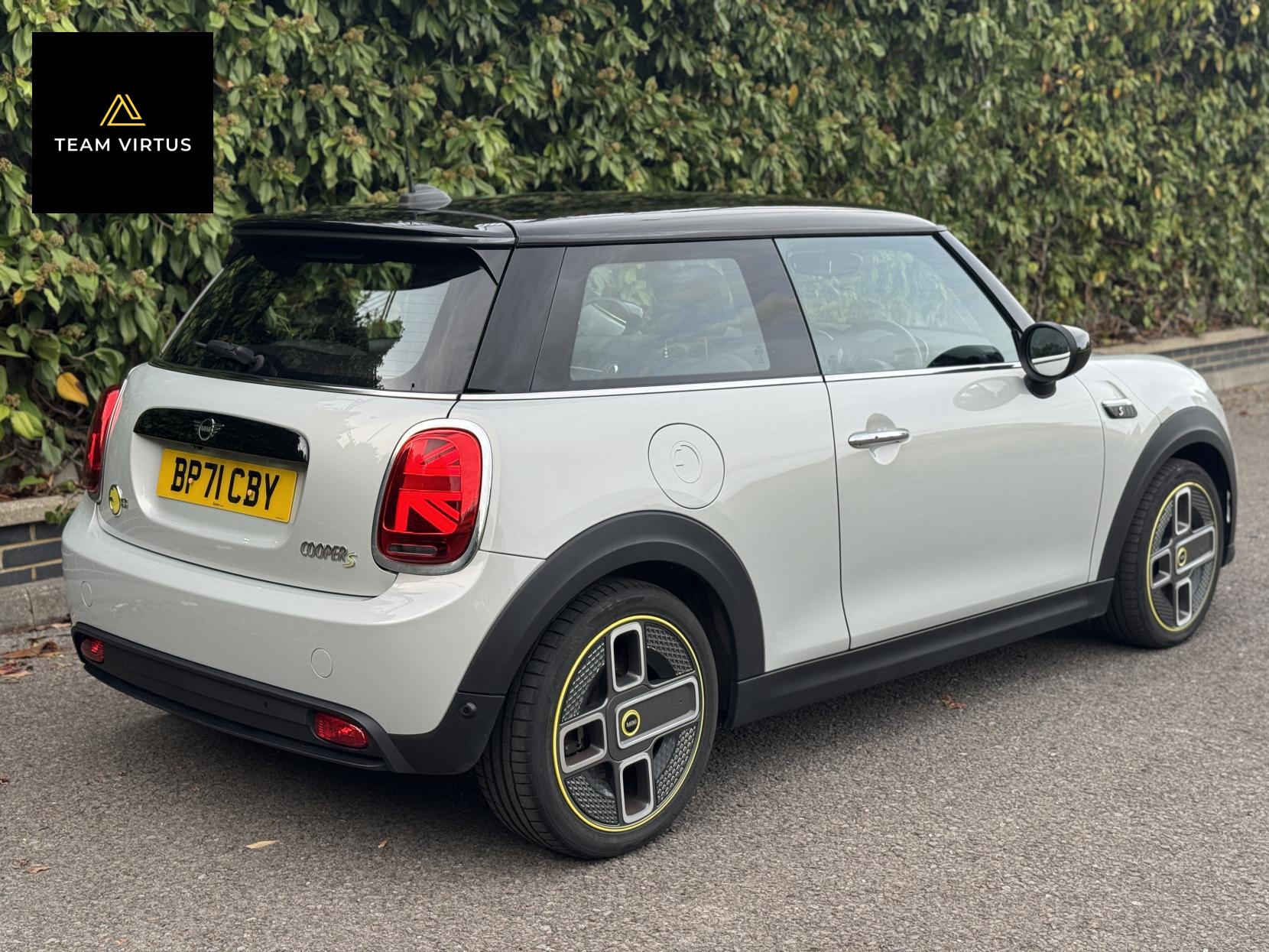 MINI Electric Hatch Cooper SE 32.6kWh Level 2 Hatchback 3dr Electric Auto (184 ps)