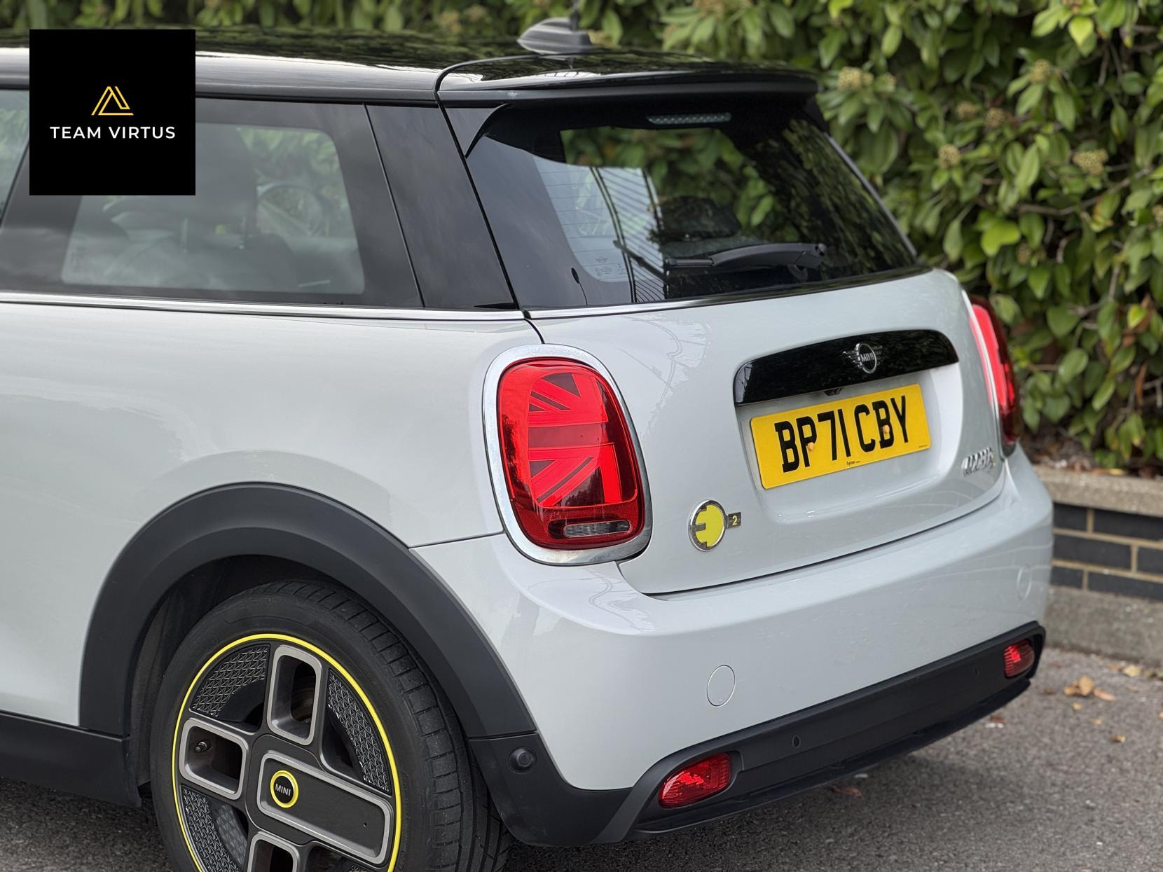 MINI Electric Hatch Cooper SE 32.6kWh Level 2 Hatchback 3dr Electric Auto (184 ps)