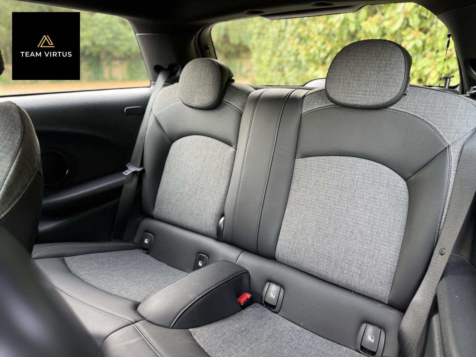 MINI Electric Hatch Cooper SE 32.6kWh Level 2 Hatchback 3dr Electric Auto (184 ps)