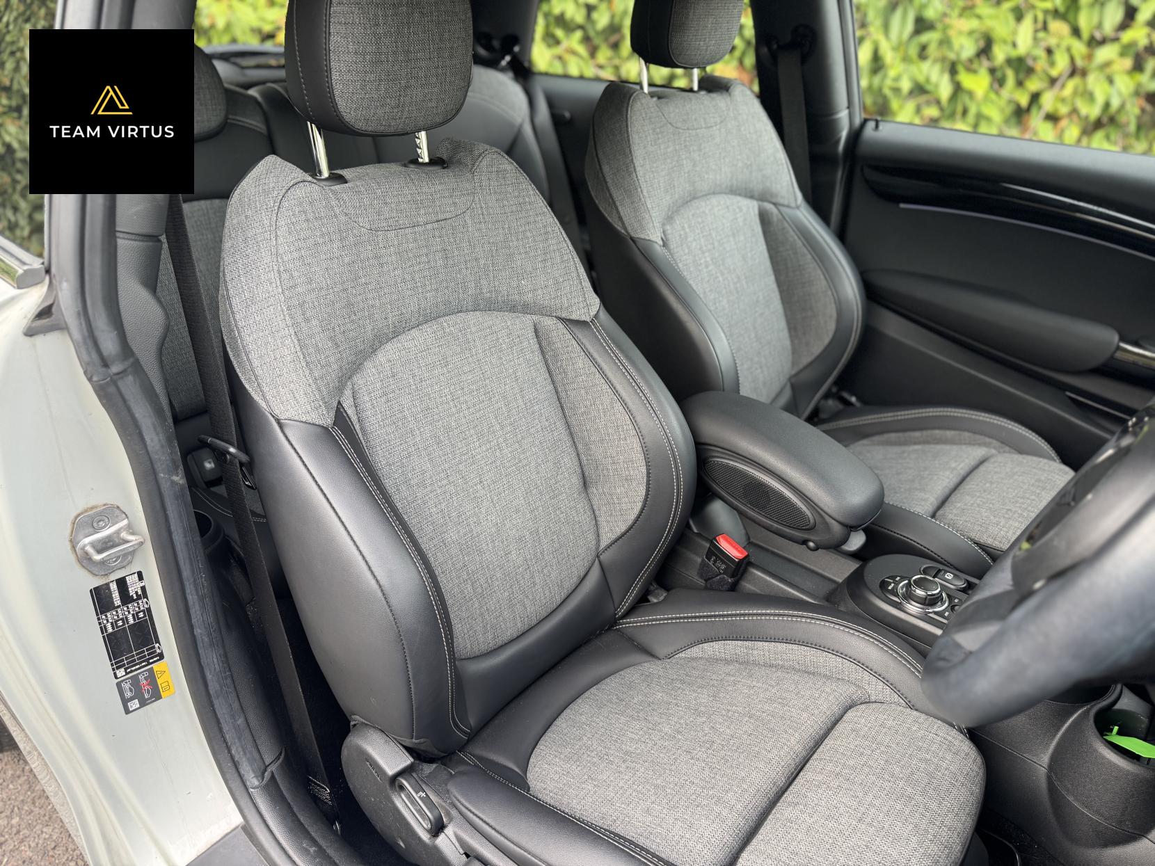 MINI Electric Hatch Cooper SE 32.6kWh Level 2 Hatchback 3dr Electric Auto (184 ps)