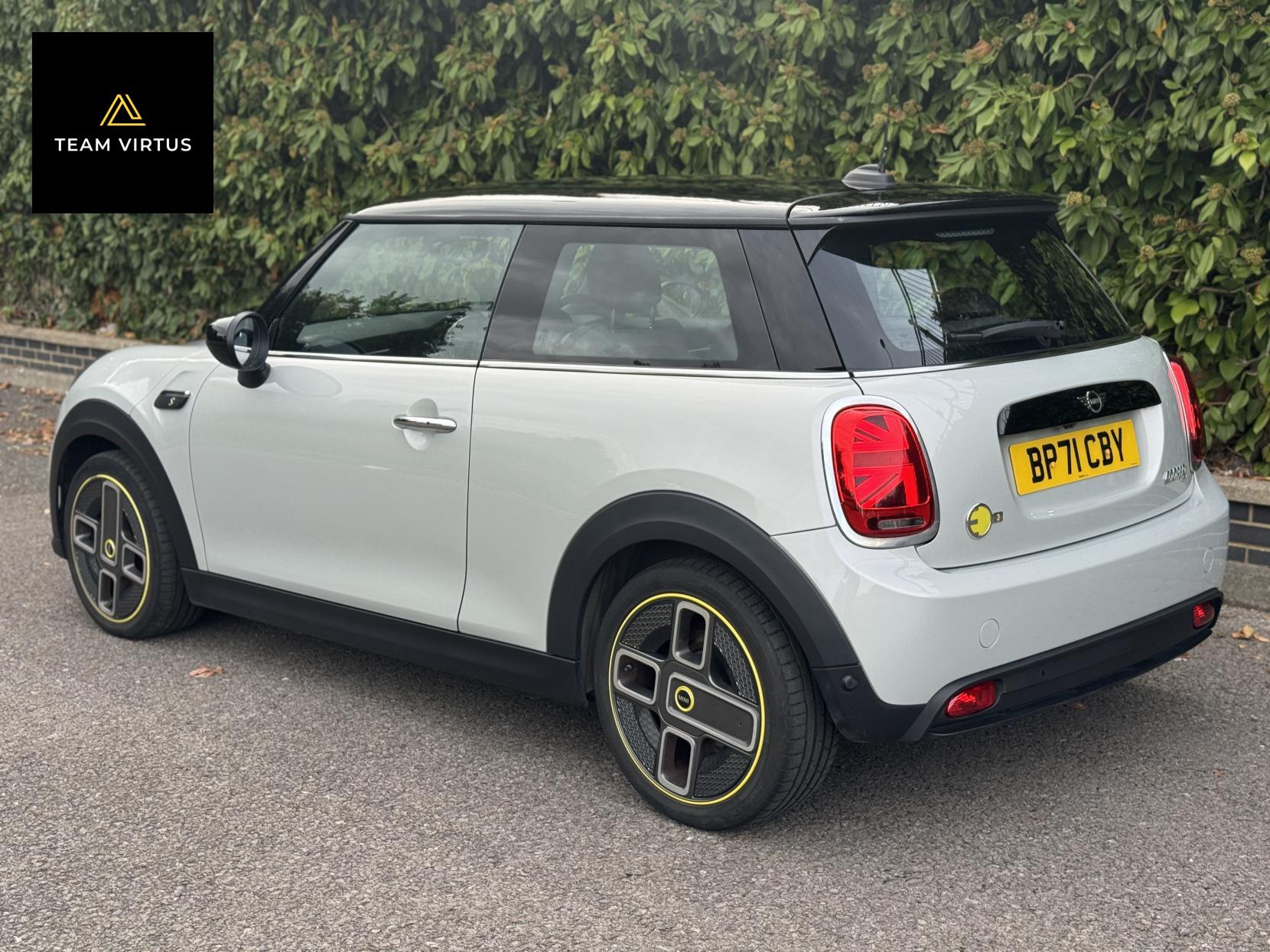 MINI Electric Hatch Cooper SE 32.6kWh Level 2 Hatchback 3dr Electric Auto (184 ps)