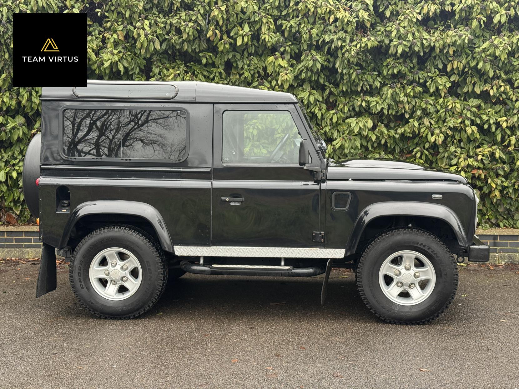 Land Rover Defender 90 2.4 TDCi XS Station Wagon Double Cab 3dr Diesel Manual 4WD SWB Euro 4 (122 bhp)