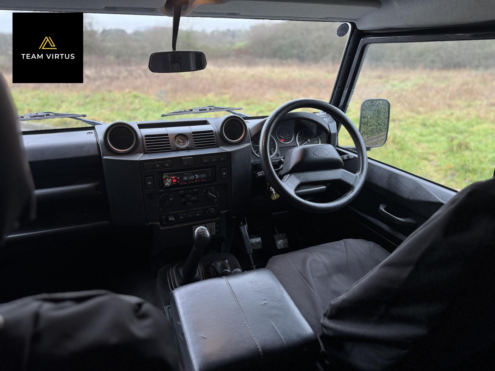 Land Rover Defender 90 2.4 TDCi XS Station Wagon Double Cab 3dr Diesel Manual 4WD SWB Euro 4 (122 bhp)