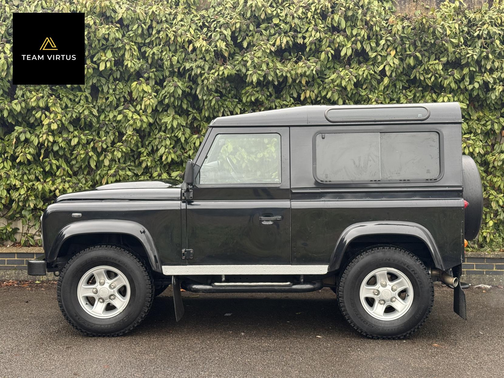 Land Rover Defender 90 2.4 TDCi XS Station Wagon Double Cab 3dr Diesel Manual 4WD SWB Euro 4 (122 bhp)