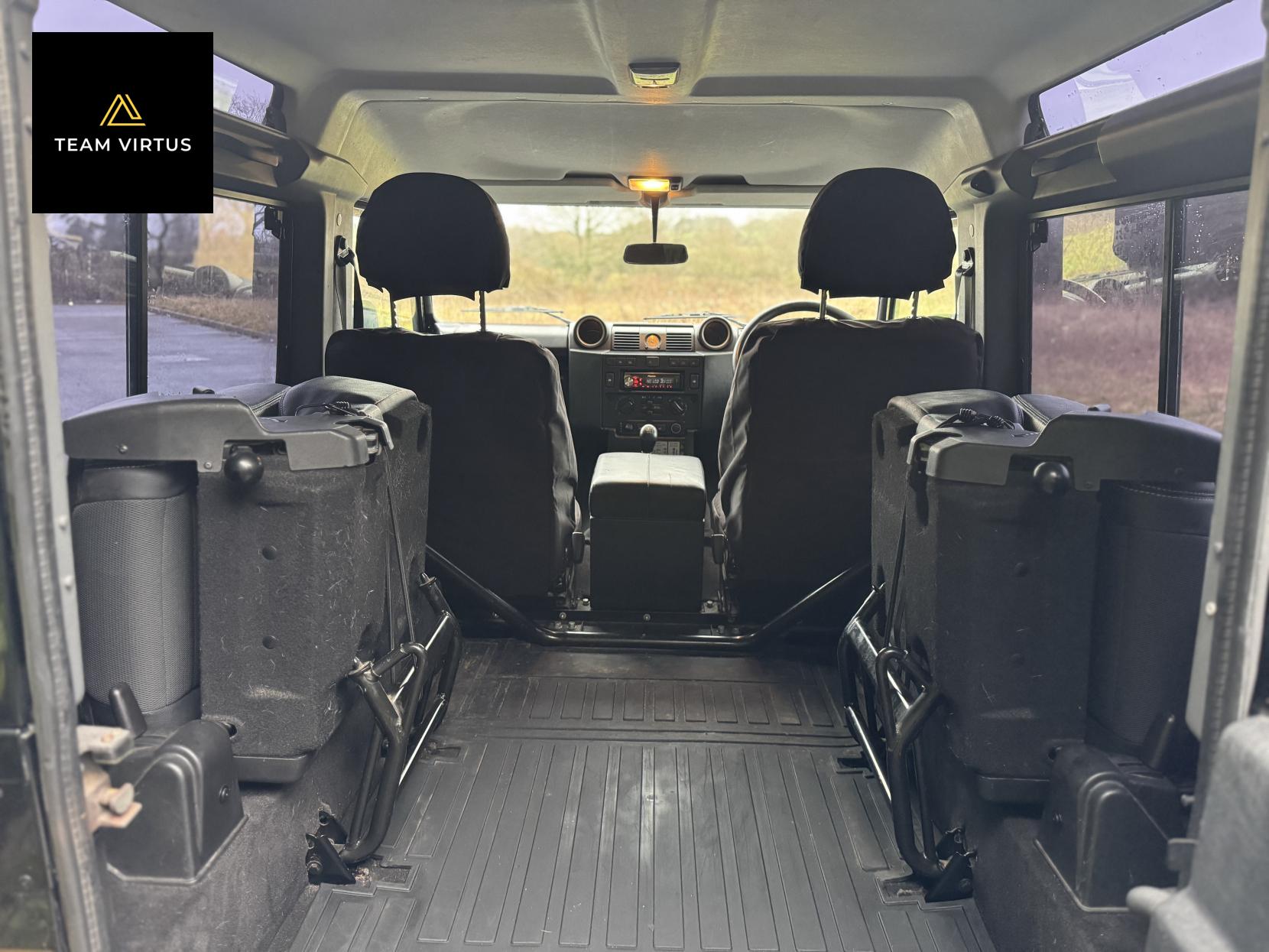 Land Rover Defender 90 2.4 TDCi XS Station Wagon Double Cab 3dr Diesel Manual 4WD SWB Euro 4 (122 bhp)